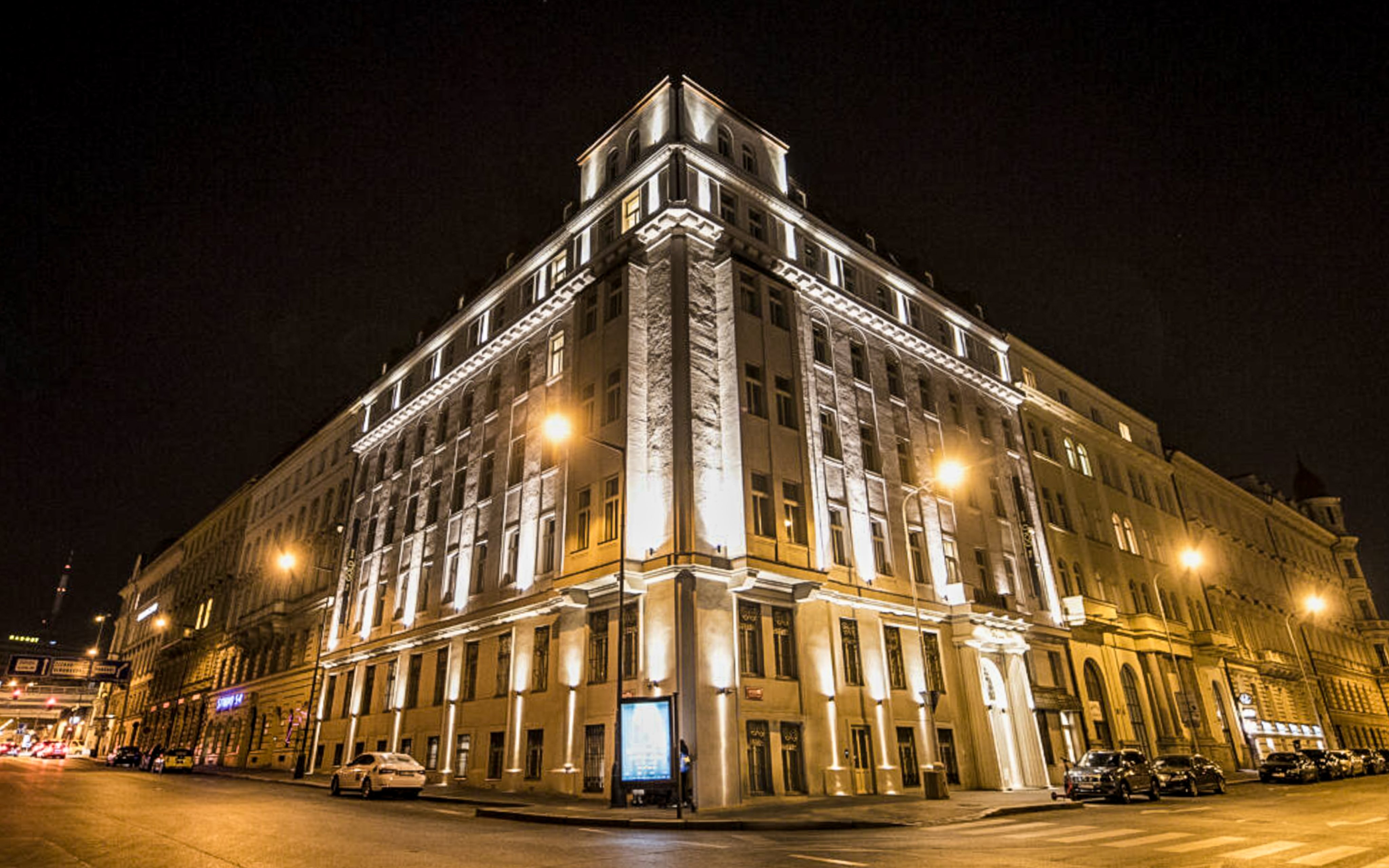 Praga w samym centrum: Hotel Gold Bank **** ze śniadaniem i butelką wina + wczesne check-in/późne check-out
Praga w samym centrum: Hotel Gold Bank **** ze śniadaniem i butelką wina + wczesne check-in/późne check-out