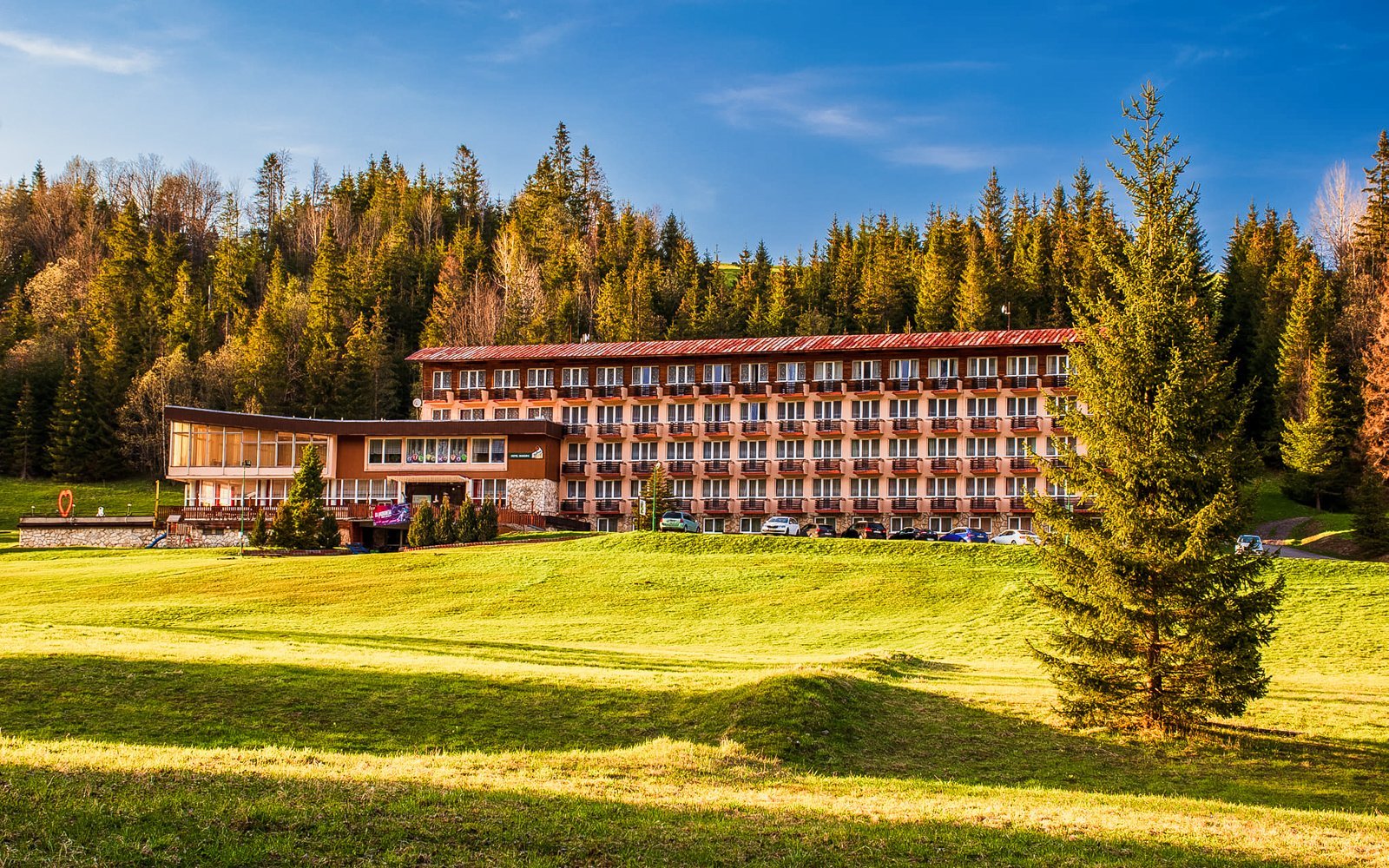 Tatry Bielskie w Hotelu Magura z obiadokolacją, wstęp do strefy wellness (sauna i jacuzzi) i fitness
Tatry Bielskie w Hotelu Magura z obiadokolacją, wstęp do strefy wellness (sauna i jacuzzi) i fitness