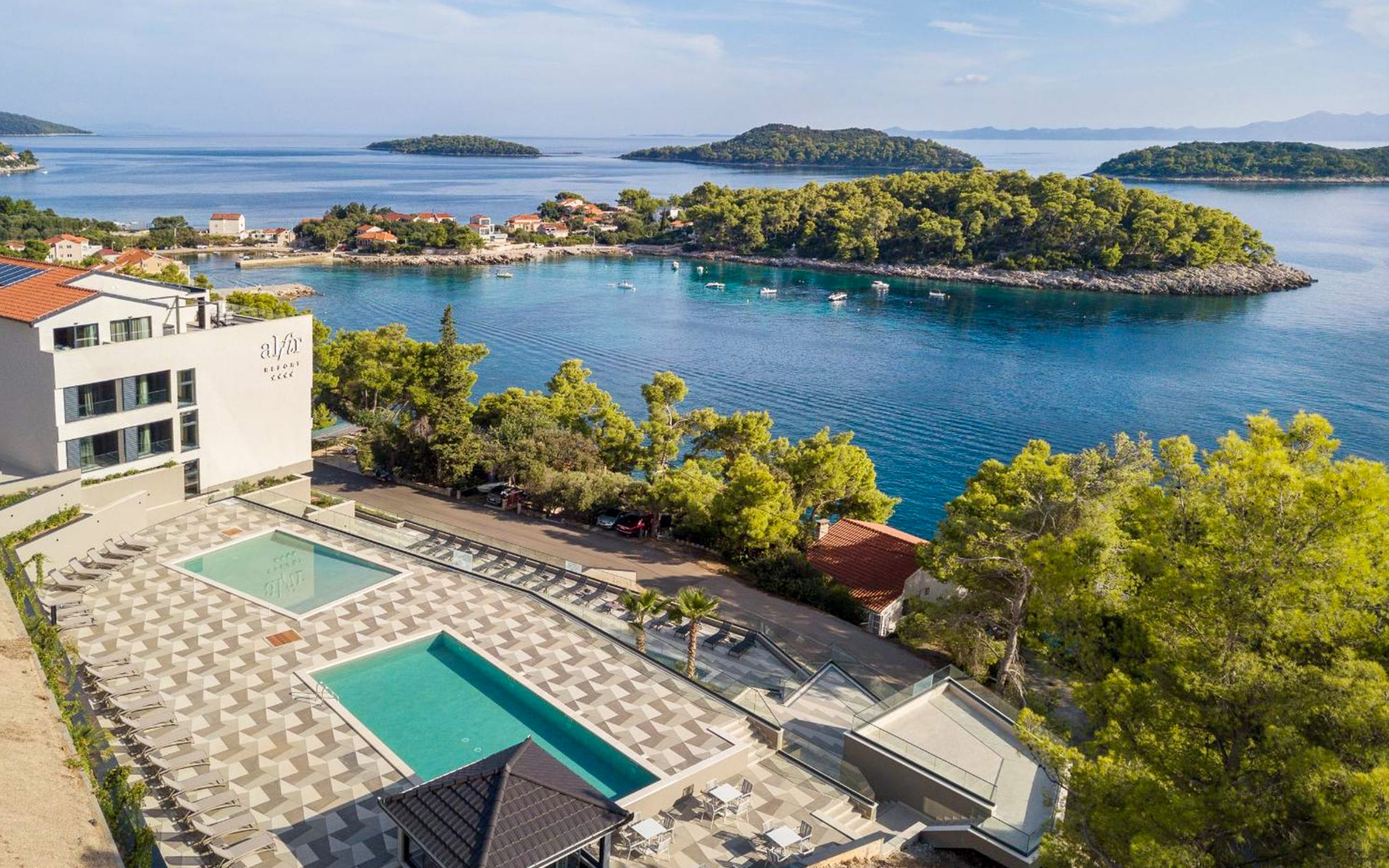 Wyspa Korcula w Alfir Resort **** z obiadokolacją, prywatną plażą i odkrytymi basenami + leżaki i parasole
Wyspa Korcula w Alfir Resort **** z obiadokolacją, prywatną plażą i odkrytymi basenami + leżaki i parasole