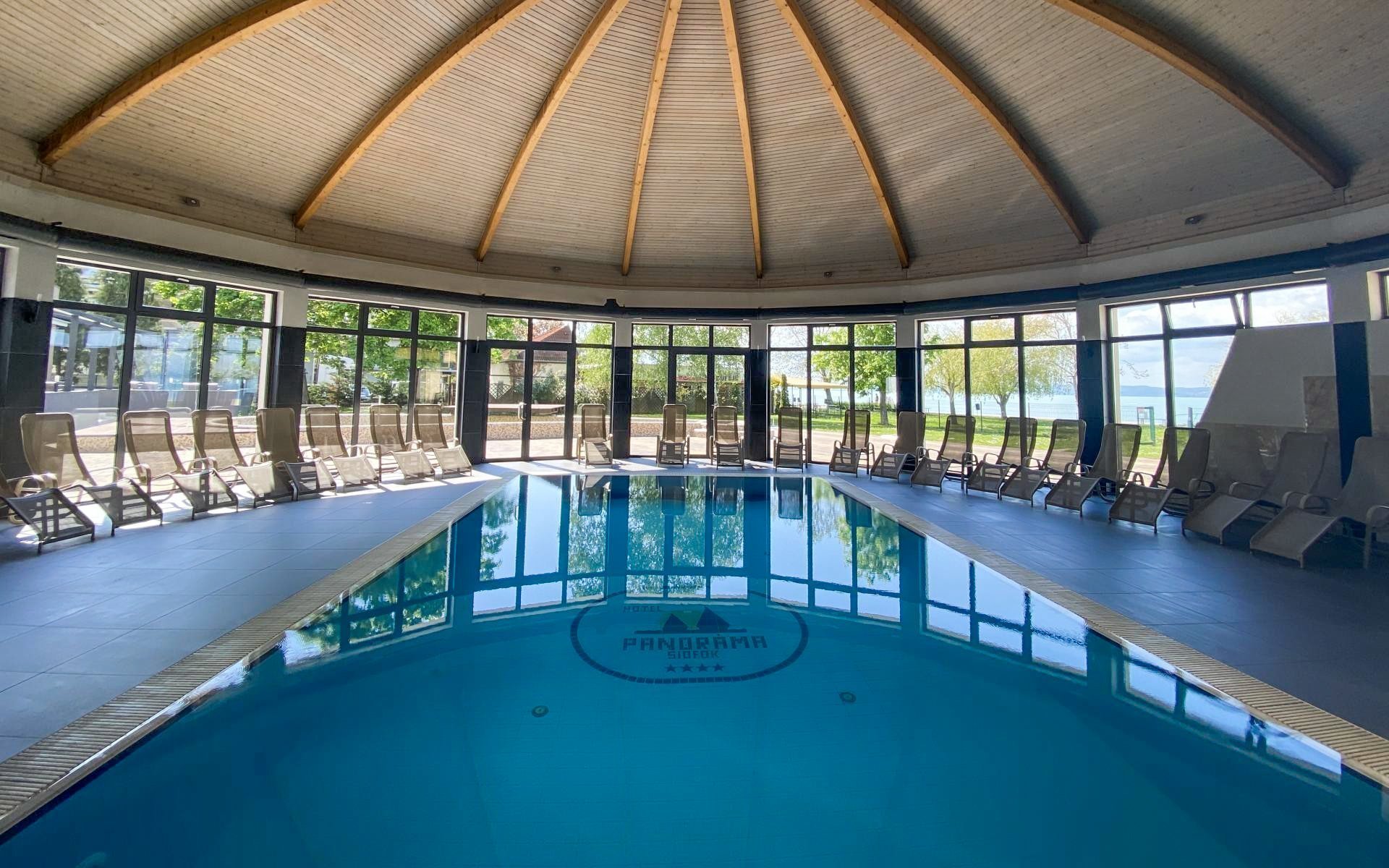 Pobyt tuż nad brzegiem Balatonu: Premium Hotel Panorama **** z obiadokolacją oraz wellness i fitness
Pobyt tuż nad brzegiem Balatonu: Premium Hotel Panorama **** z obiadokolacją oraz wellness i fitness