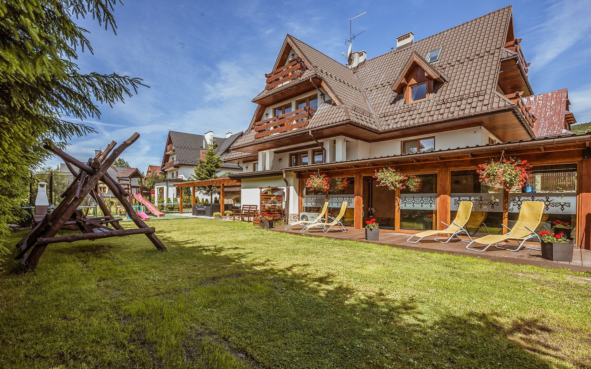 Tatry i Zakopane w Willi Baciarka ze śniadaniem i wellness (basen, jacuzzi, sauny) + pokój gier i plac zabaw
Tatry i Zakopane w Willi Baciarka ze śniadaniem i wellness (basen, jacuzzi, sauny) + pokój gier i plac zabaw