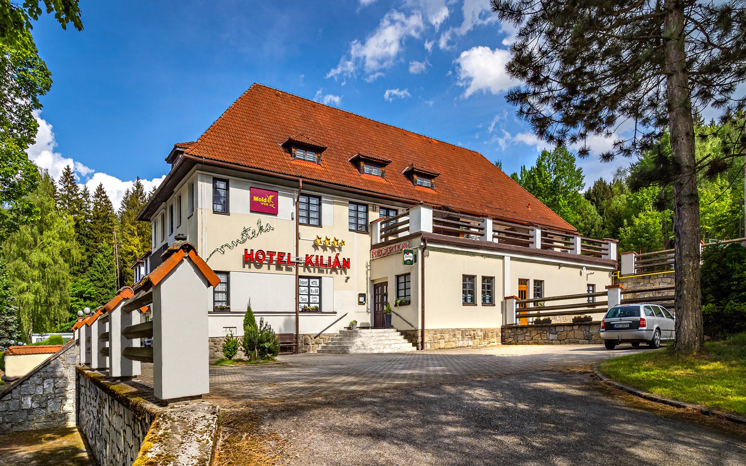 Południowe Czechy: Wakacje nad zaporą Lipno w hotelu Kilián *** ze śniadaniem + bilard, rzutki, piłka nożna
Południowe Czechy: Wakacje nad zaporą Lipno w hotelu Kilián *** ze śniadaniem + bilard, rzutki, piłka nożna
