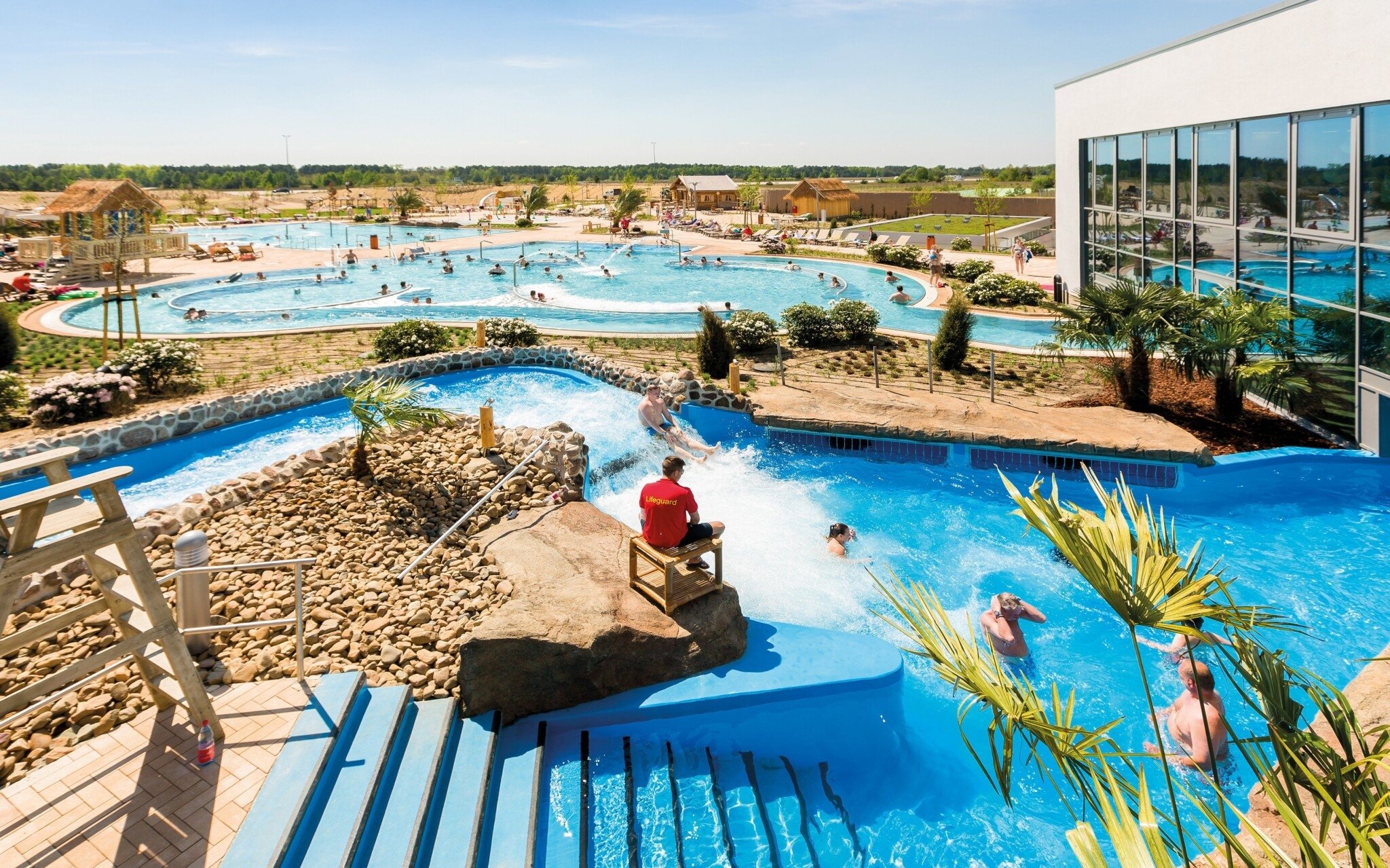 Niemcy: Wakacje w egzotycznym Tropical Islands Resort ze śniadaniami, plażą, saunami, basenami i atrakcje
Niemcy: Wakacje w egzotycznym Tropical Islands Resort ze śniadaniami, plażą, saunami, basenami i atrakcje