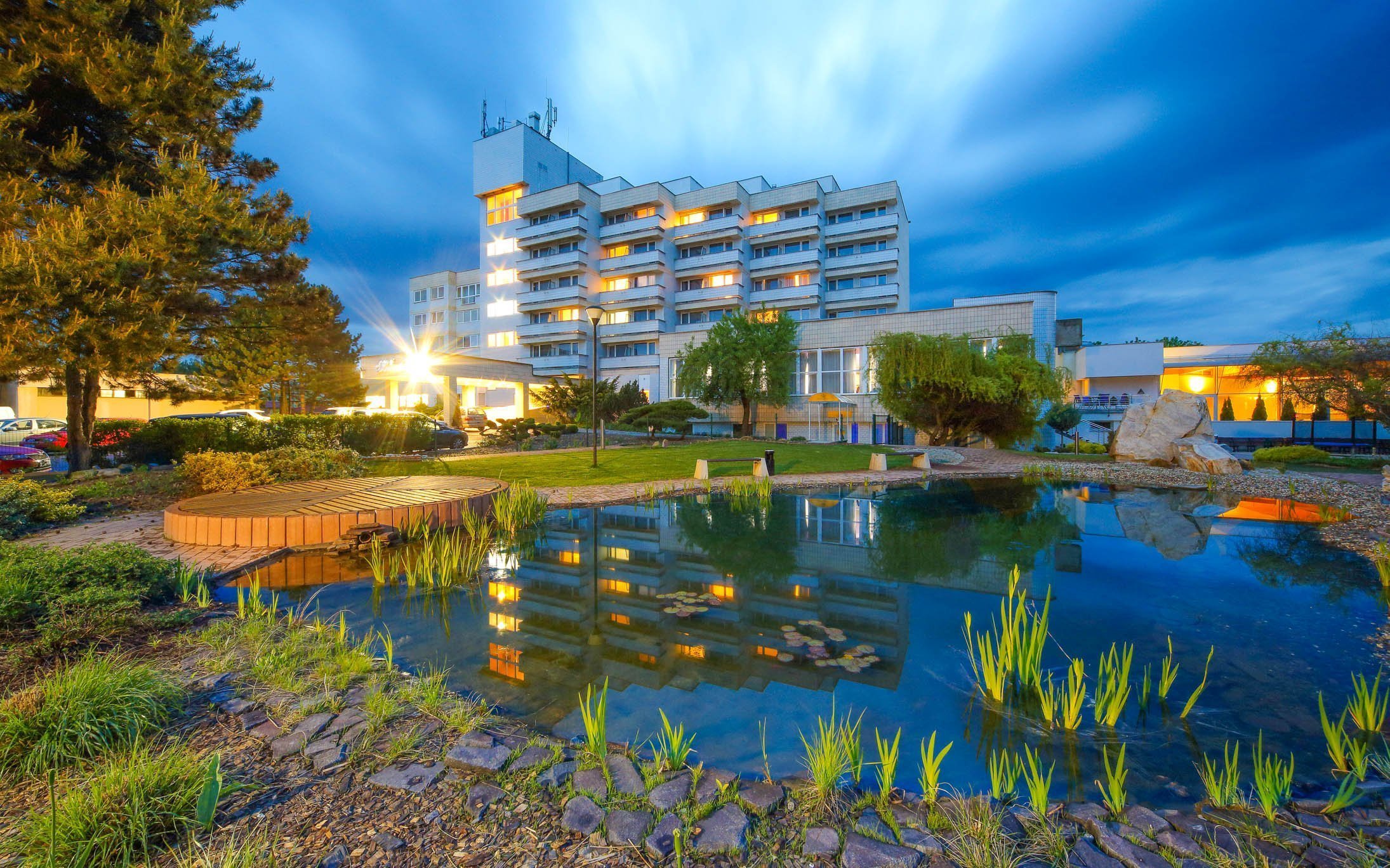 Dudince w Hotelu Hviezda *** z obiadokolacją i wstępem do basenu + sauny, procedury i bogate atrakcje
Dudince w Hotelu Hviezda *** z obiadokolacją i wstępem do basenu + sauny, procedury i bogate atrakcje