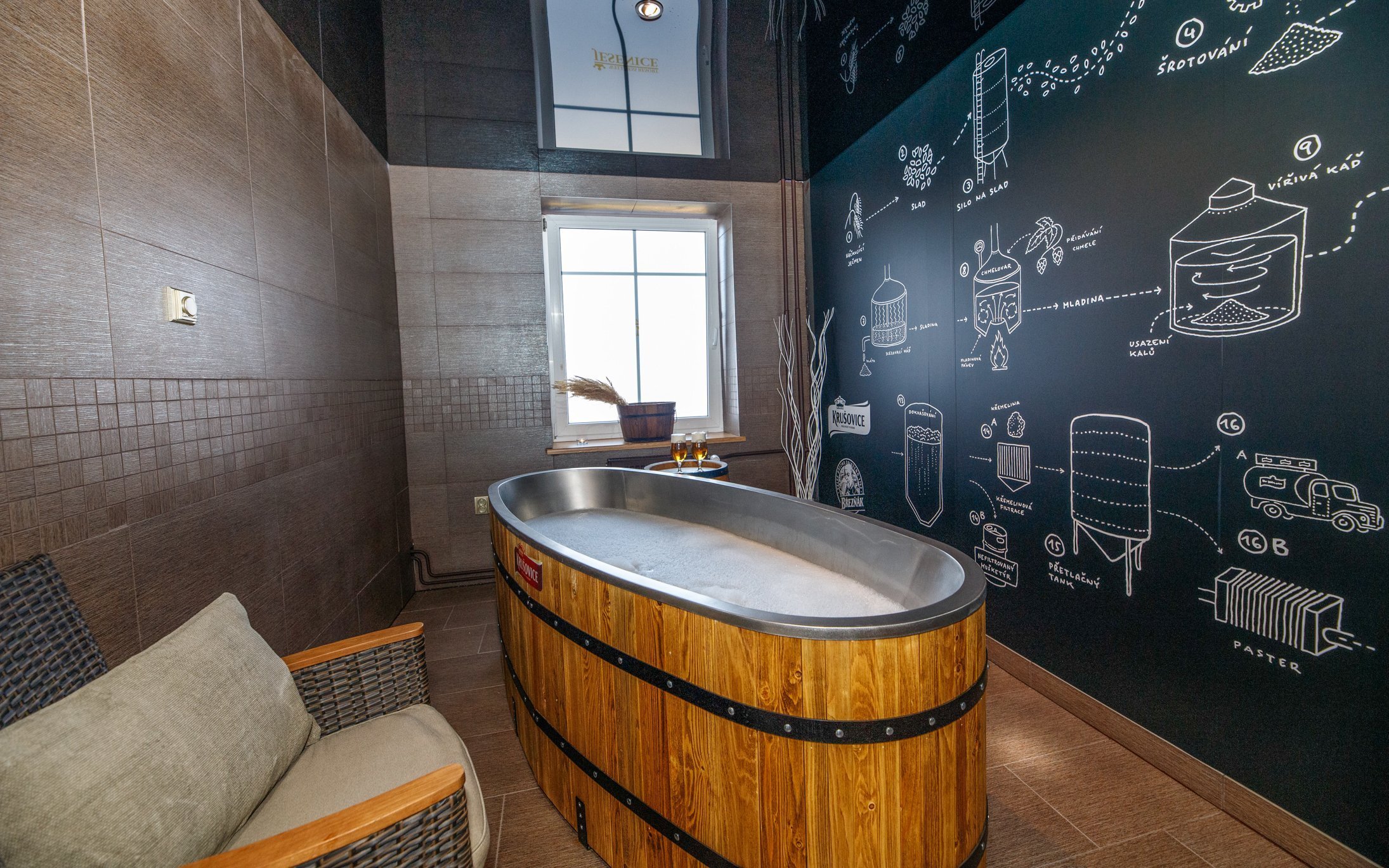 Křivoklátsko: pobyt w Hotelu Jesenice *** z obiadokolacją, łaźnią piwną i jaskinią solną + plac zabaw i zniżki
Křivoklátsko: pobyt w Hotelu Jesenice *** z obiadokolacją, łaźnią piwną i jaskinią solną + plac zabaw i zniżki