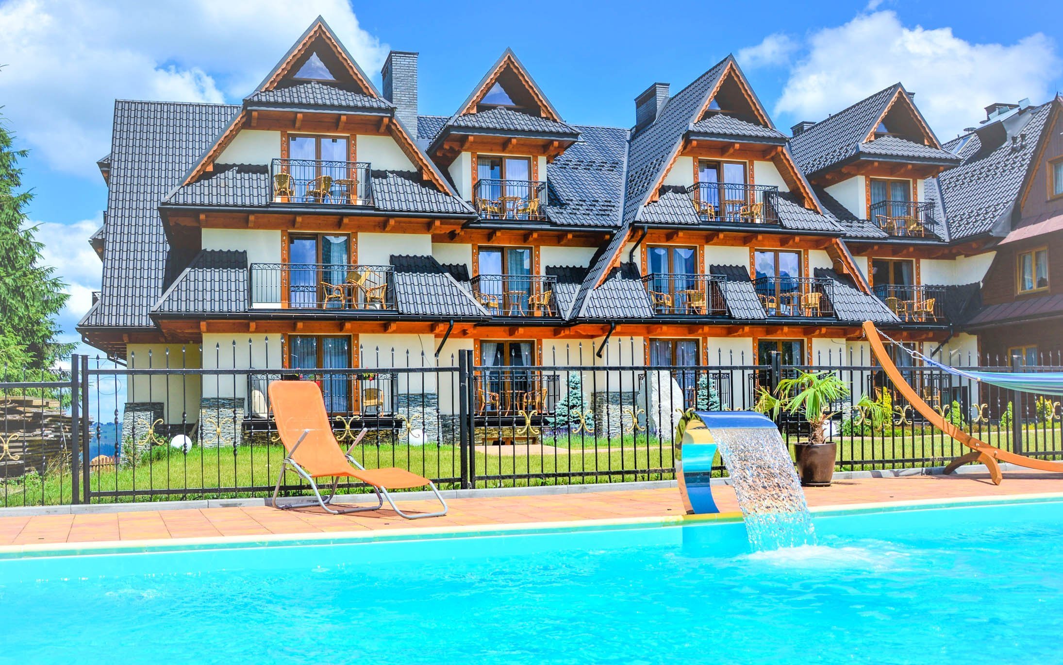Polskie Tatry w termalnym spa w Willi Grand Karpatia: stylowe pokoje i obiadokolacje + odkryty basen i jacuzzi
Polskie Tatry w termalnym spa w Willi Grand Karpatia: stylowe pokoje i obiadokolacje + odkryty basen i jacuzzi