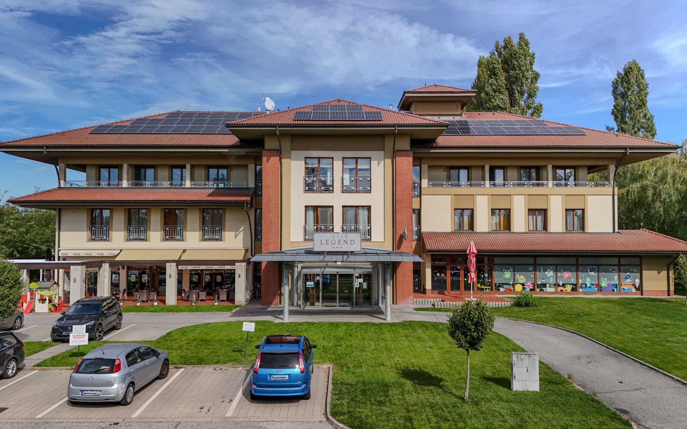 Dunajská Streda nad jeziorem i tylko 230 m od Thermalpark w Hotelu Legend *** ze śniadaniem + koktajl
Dunajská Streda nad jeziorem i tylko 230 m od Thermalpark w Hotelu Legend *** ze śniadaniem + koktajl