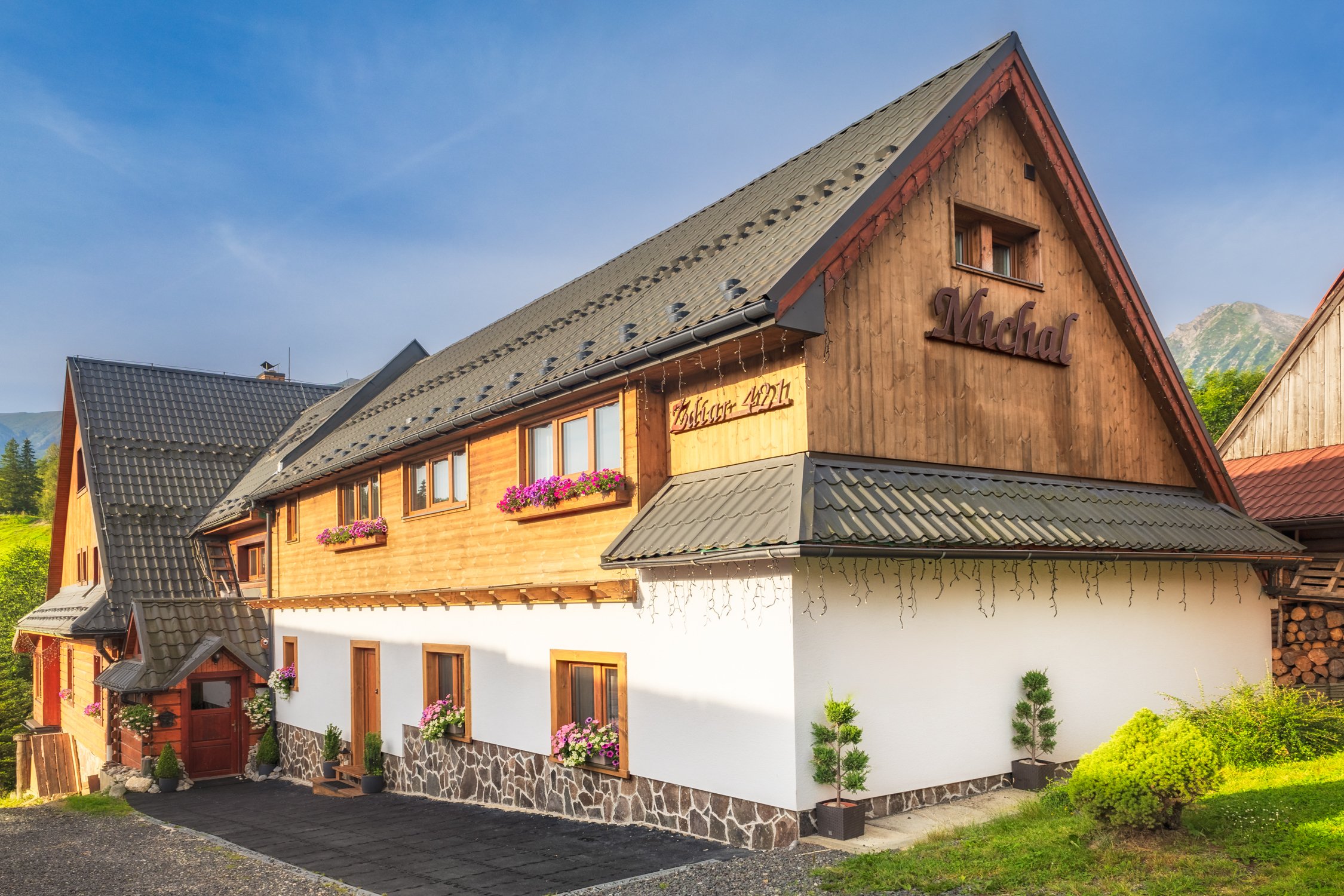 Ždiar i Tatry Bielskie w stylowym Pensjonacie Michal ze śniadaniem w formie bufetu i wellness + zajęcia
Ždiar i Tatry Bielskie w stylowym Pensjonacie Michal ze śniadaniem w formie bufetu i wellness + zajęcia
