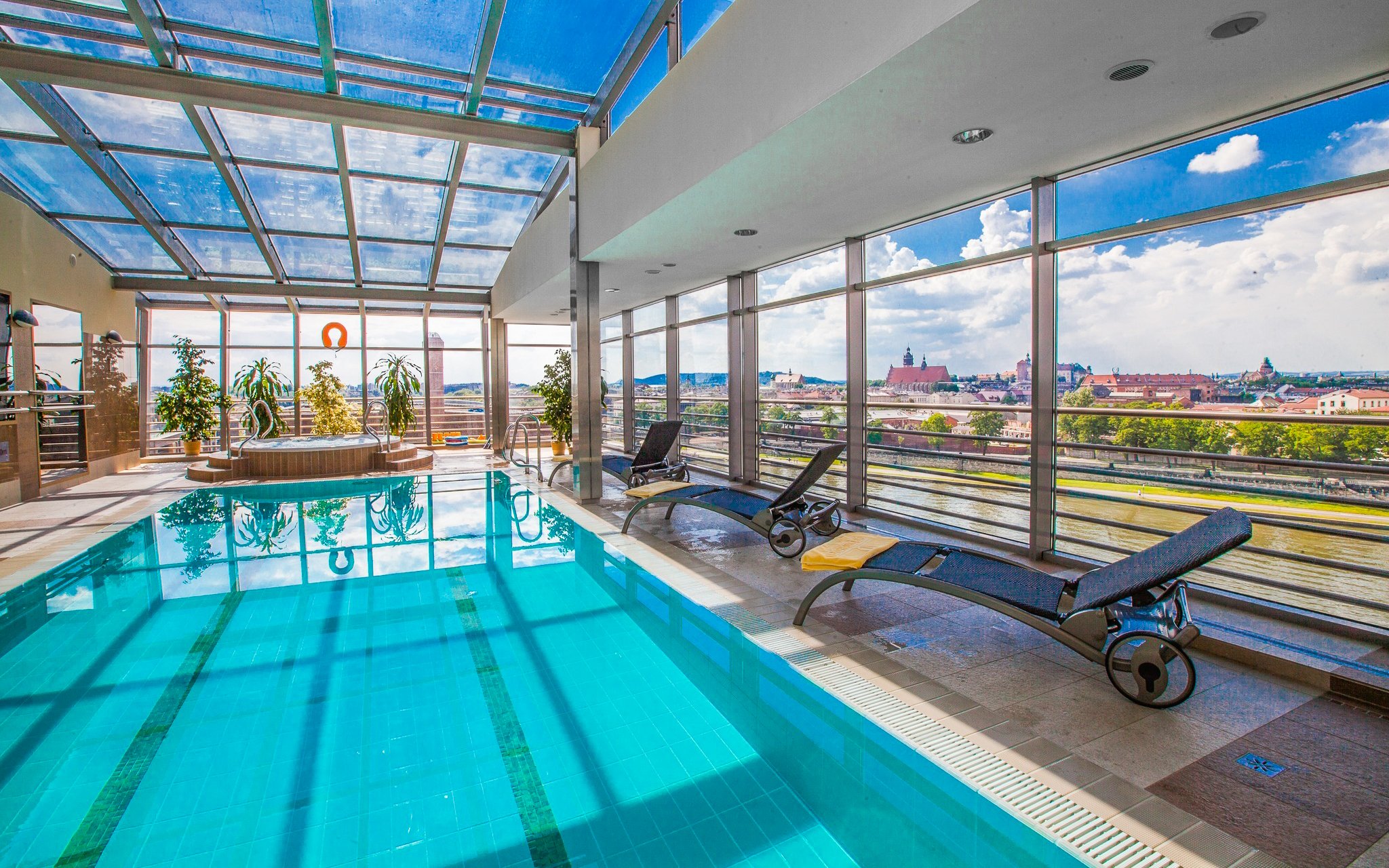 Kraków luksusowo w samym centrum w Qubus Hotel Kraków **** z wellness (basen, jacuzzi) i obiadokolacje
Kraków luksusowo w samym centrum w Qubus Hotel Kraków **** z wellness (basen, jacuzzi) i obiadokolacje