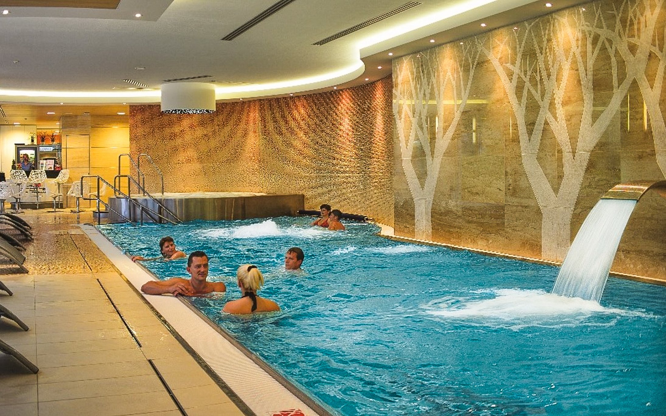 Góry Izerskie: Luksusowy Hotel Antonie **** z obiadokolacją, nieograniczonym wellness, strefą sportową
Góry Izerskie: Luksusowy Hotel Antonie **** z obiadokolacją, nieograniczonym wellness, strefą sportową
