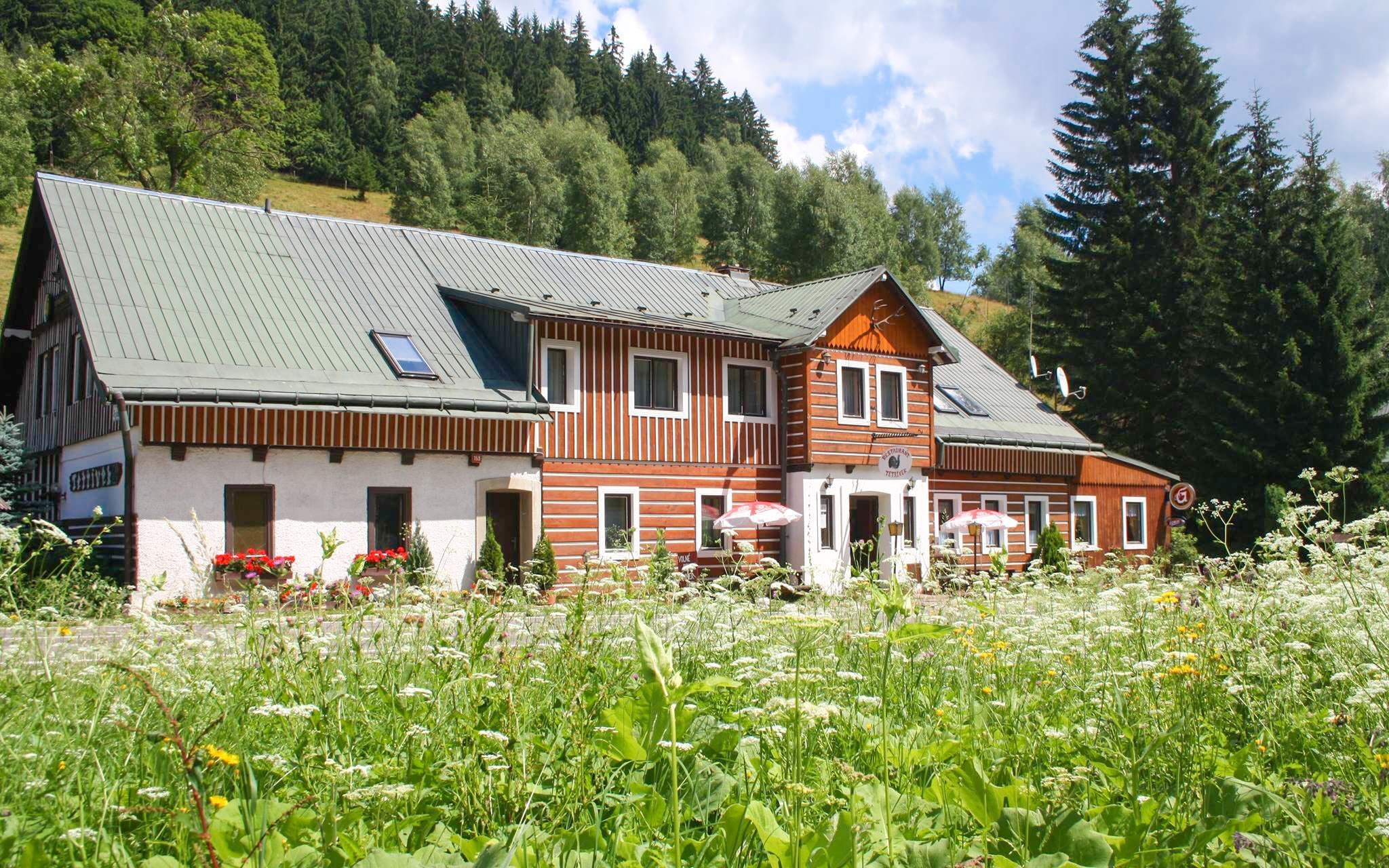 Czeskie Karkonosze: Pec pod Śnieżką w pobliżu kolejki linowej na Śnieżkę w Hotelu Tetřívek z obiadokolacją
Czeskie Karkonosze: Pec pod Śnieżką w pobliżu kolejki linowej na Śnieżkę w Hotelu Tetřívek z obiadokolacją
