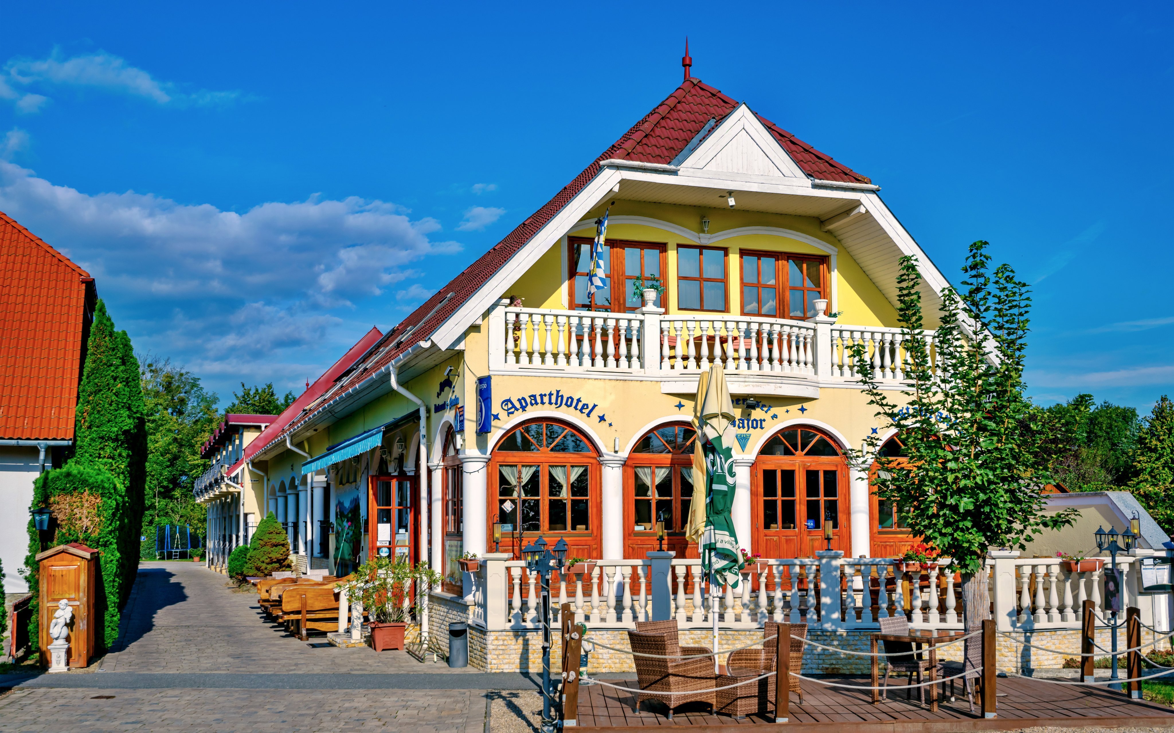 Węgry w spa termalnym Bükfürdo w bawarskim Pensjonacie Bajor z prywatną sauną i śniadaniem w formie bufetu
Węgry w spa termalnym Bükfürdo w bawarskim Pensjonacie Bajor z prywatną sauną i śniadaniem w formie bufetu