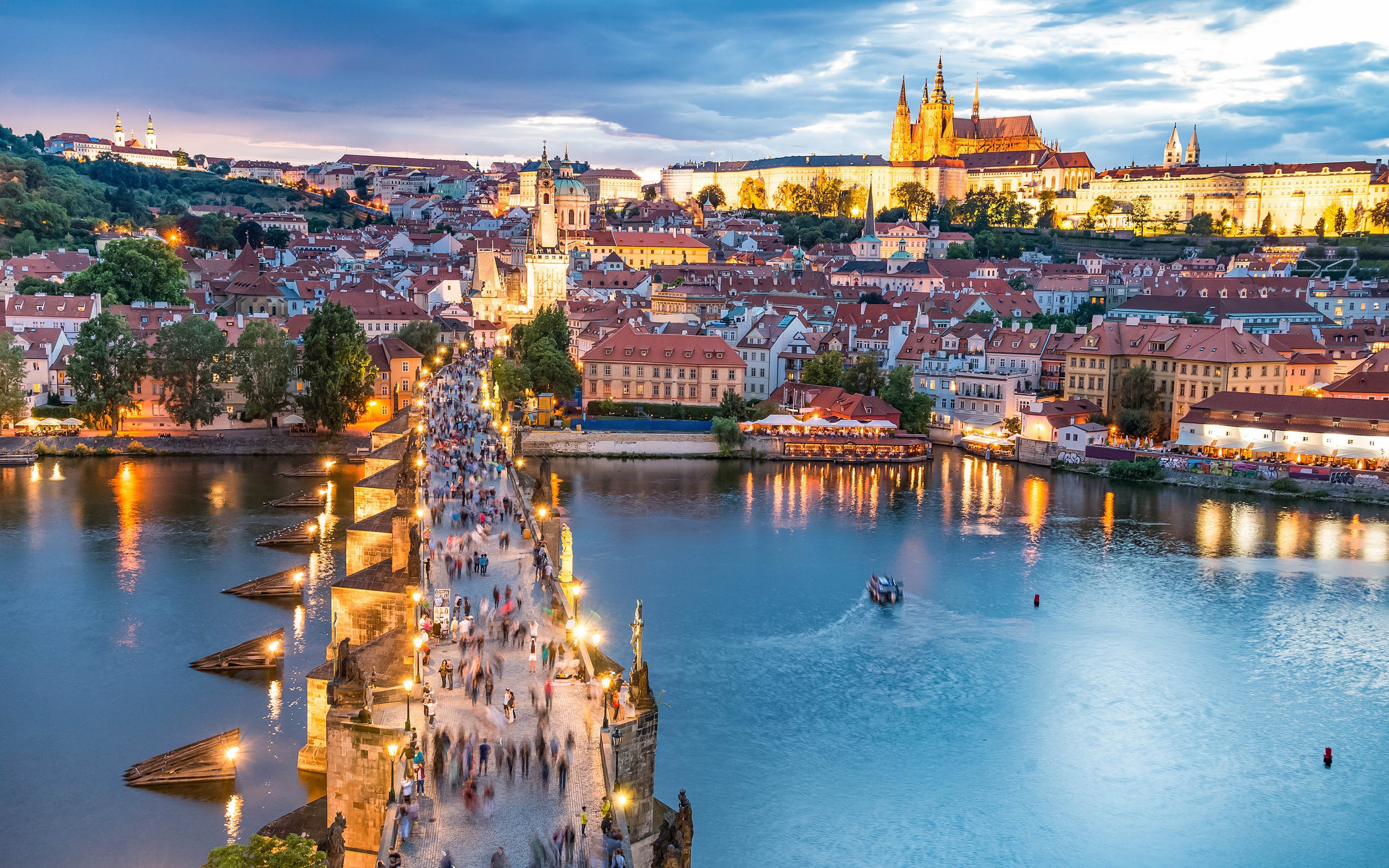 Praga w samym centrum miasta, 250 m od stacji metra w Hotelu Otar *** ze śniadaniem w formie bufetu
Praga w samym centrum miasta, 250 m od stacji metra w Hotelu Otar *** ze śniadaniem w formie bufetu