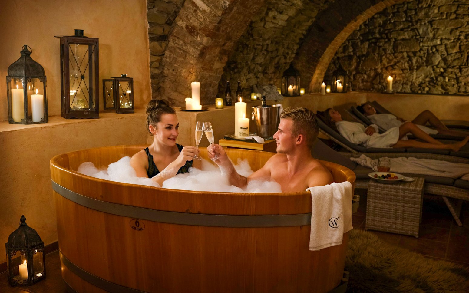 Pobyt blisko Luhačovic: Zamek Wichterle - Hotel i Piwne Spa **** z obiadokolacją, piwne procedury + kawa
Pobyt blisko Luhačovic: Zamek Wichterle - Hotel i Piwne Spa **** z obiadokolacją, piwne procedury + kawa