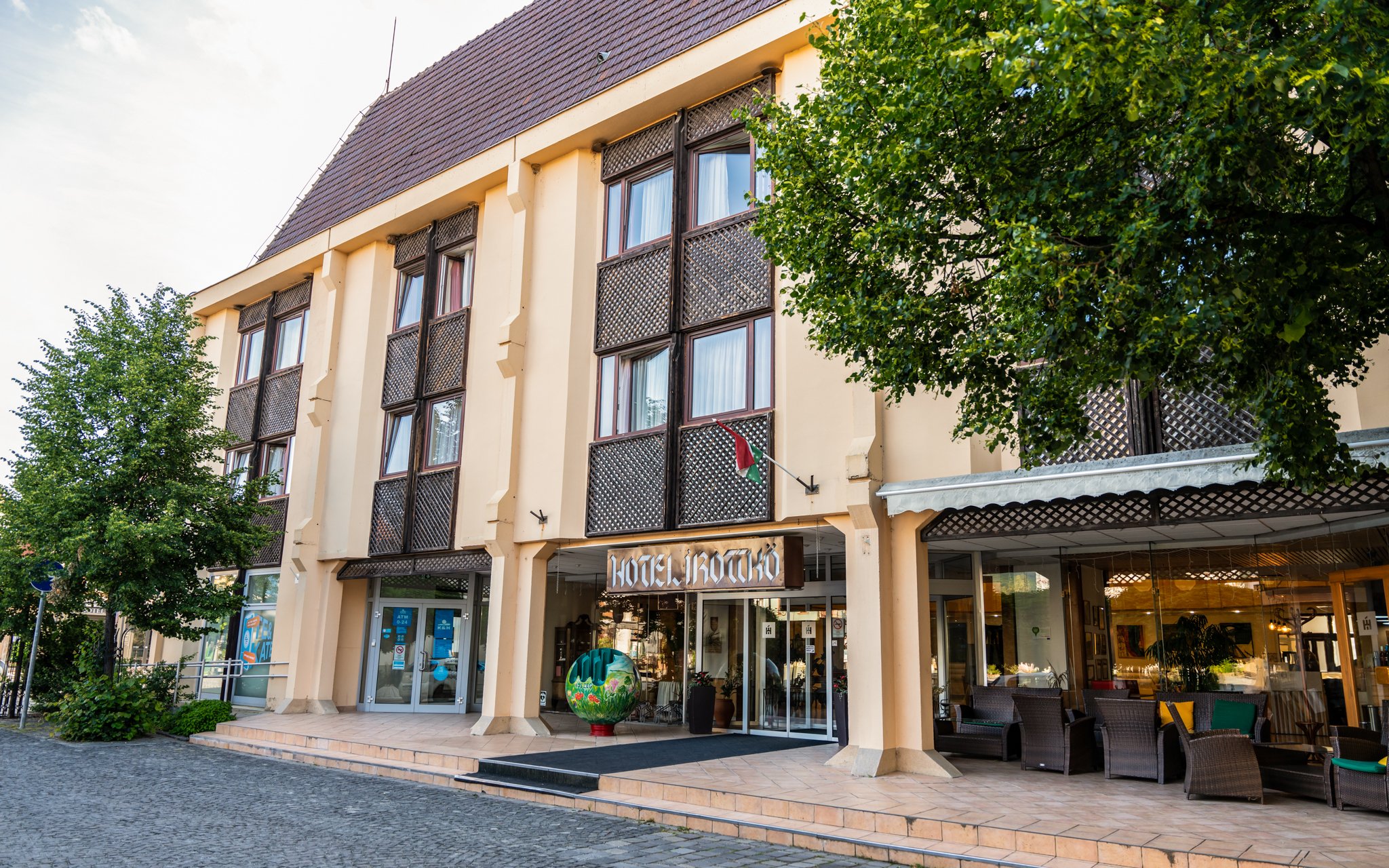 Pobyt w Bük Spa w Hotelu Írottkő *** z obiadokolacją, centrum wellness i 50% zniżką na masaż
Pobyt w Bük Spa w Hotelu Írottkő *** z obiadokolacją, centrum wellness i 50% zniżką na masaż