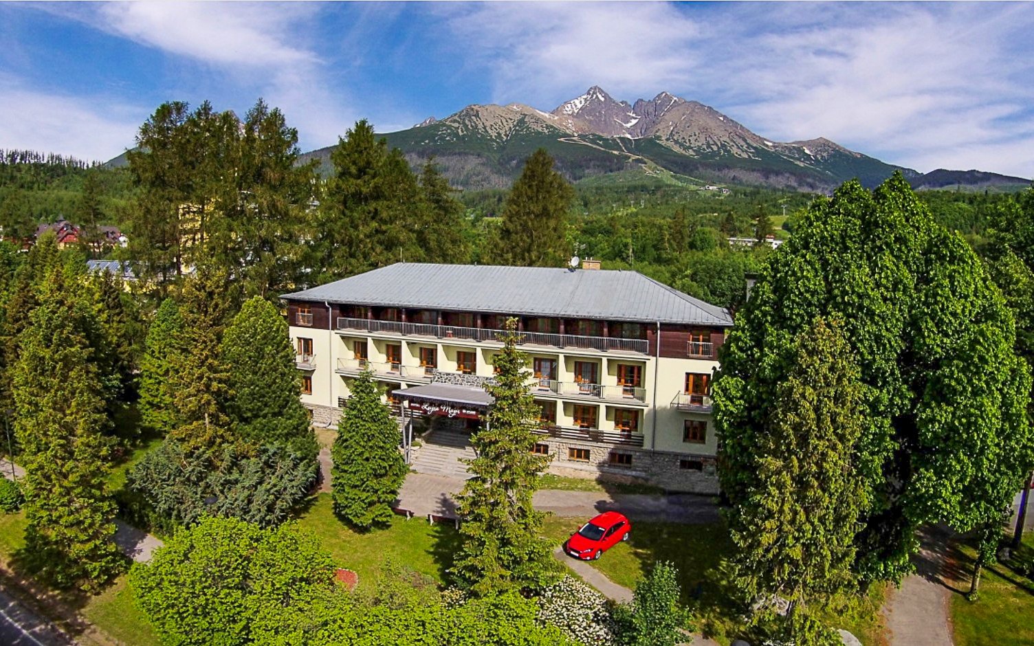 Tatry Wysokie: Tatrzańska Łomnica w nowoczesnym Hotelu Lujza Major *** ze śniadaniem i wstępem do wellness
Tatry Wysokie: Tatrzańska Łomnica w nowoczesnym Hotelu Lujza Major *** ze śniadaniem i wstępem do wellness