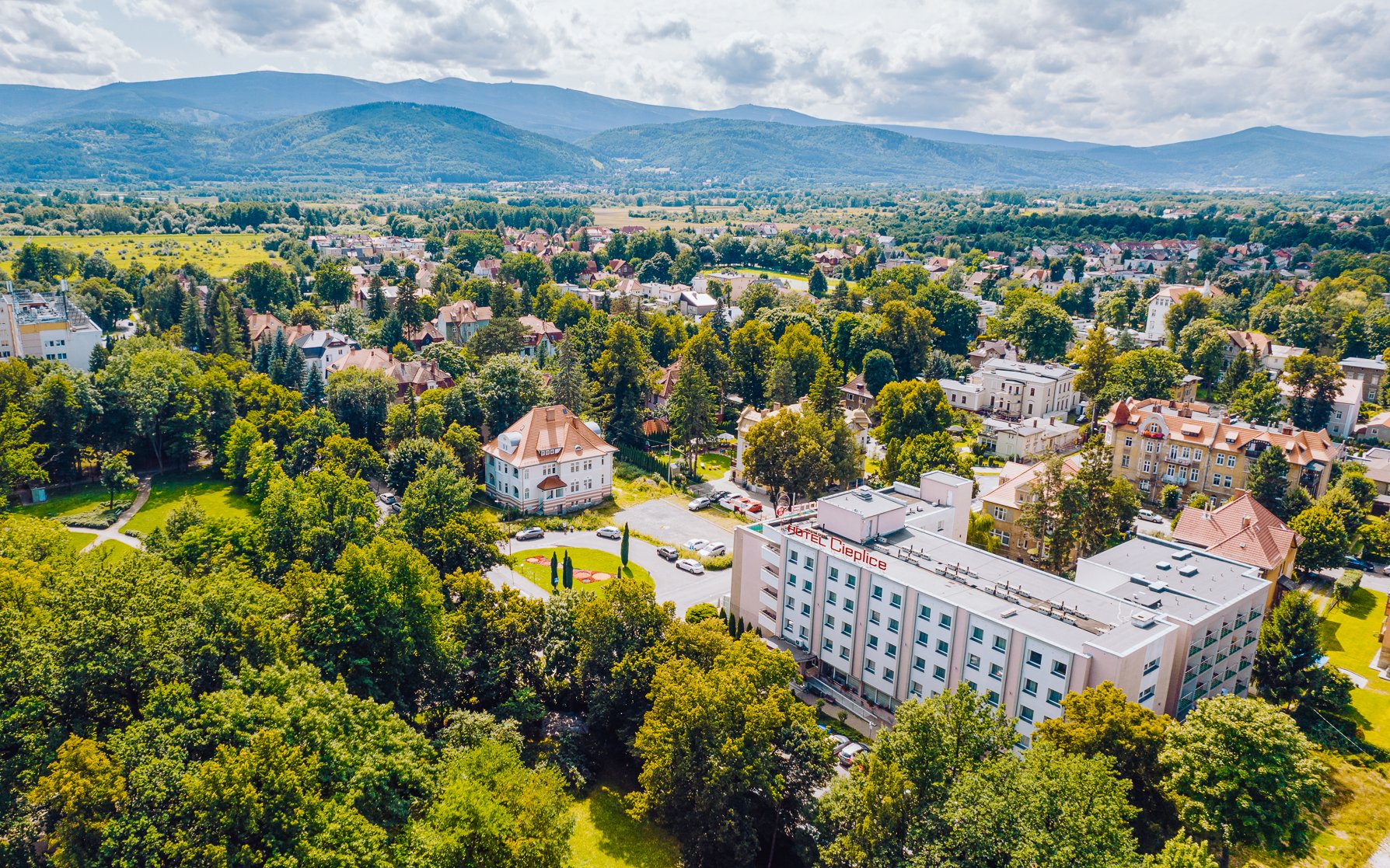 Hotel Cieplice Medi & SPA *** ze śniadaniami/obiadokolacją i centrum wellness z basenem solankowym
Hotel Cieplice Medi & SPA *** ze śniadaniami/obiadokolacją i centrum wellness z basenem solankowym