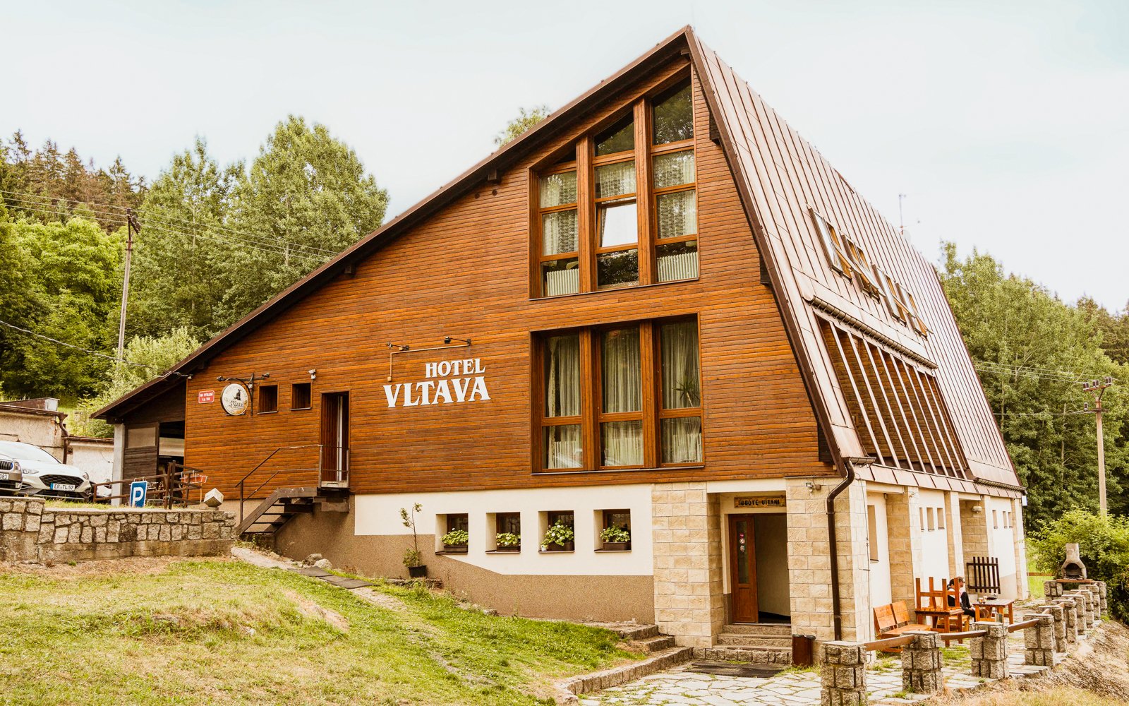 Karkonosze: Pobyt w Horskim Hotelu Vltava *** z obiadokolacją oraz sauną i jacuzzi + 2 dzieci do 15 lat gratis
Karkonosze: Pobyt w Horskim Hotelu Vltava *** z obiadokolacją oraz sauną i jacuzzi + 2 dzieci do 15 lat gratis