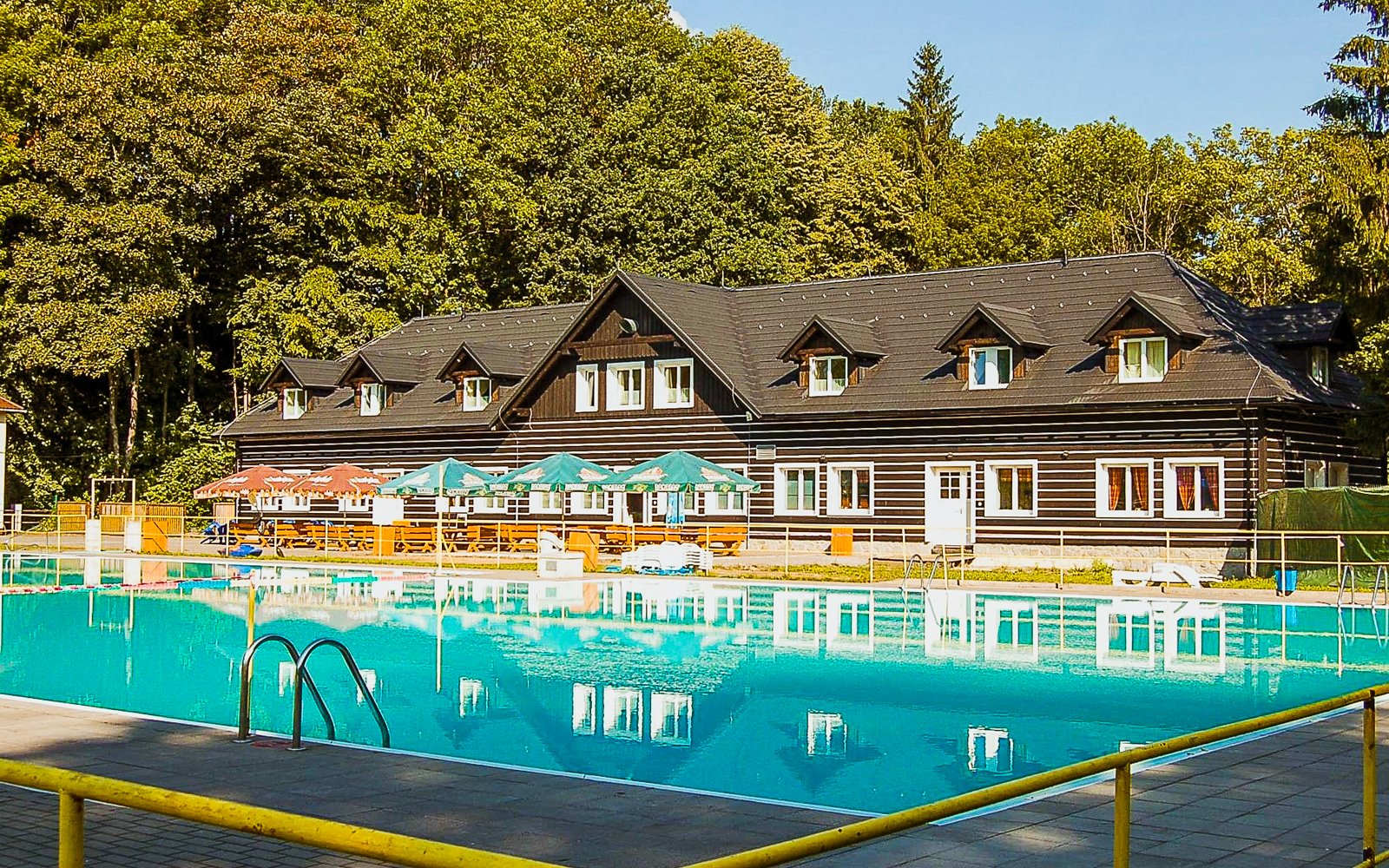 Beskidy Cieszyńskie: Hotel Stará Ameryka *** z obiadokolacją, placem zabaw dla dzieci i zniżką na kąpielisko
Beskidy Cieszyńskie: Hotel Stará Ameryka *** z obiadokolacją, placem zabaw dla dzieci i zniżką na kąpielisko