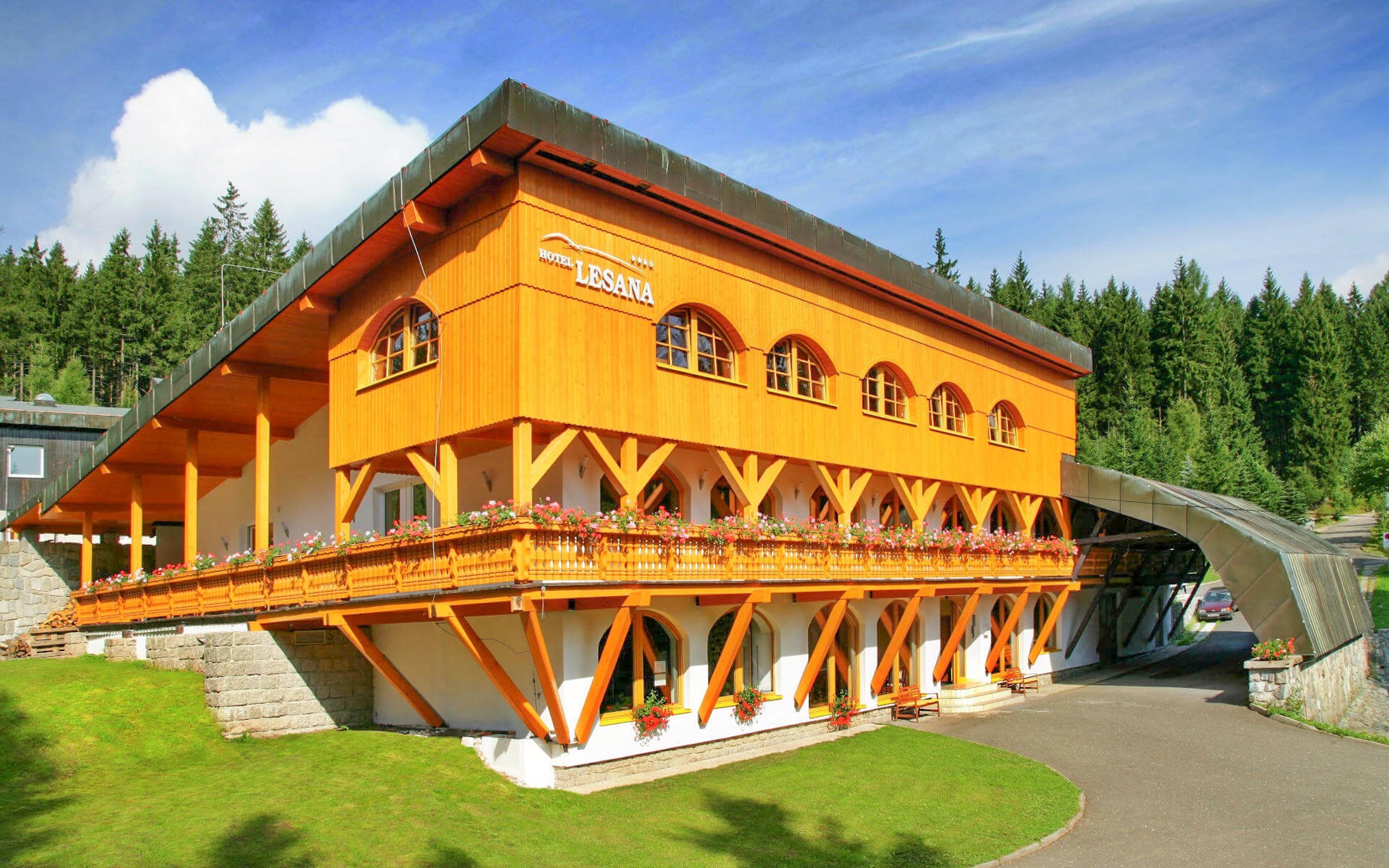 Karkonosze: Špindlerův Mlýn w Hotelu Lesana *** z obiadokolacją, wellness (baseny, sauny) i bilard
Karkonosze: Špindlerův Mlýn w Hotelu Lesana *** z obiadokolacją, wellness (baseny, sauny) i bilard