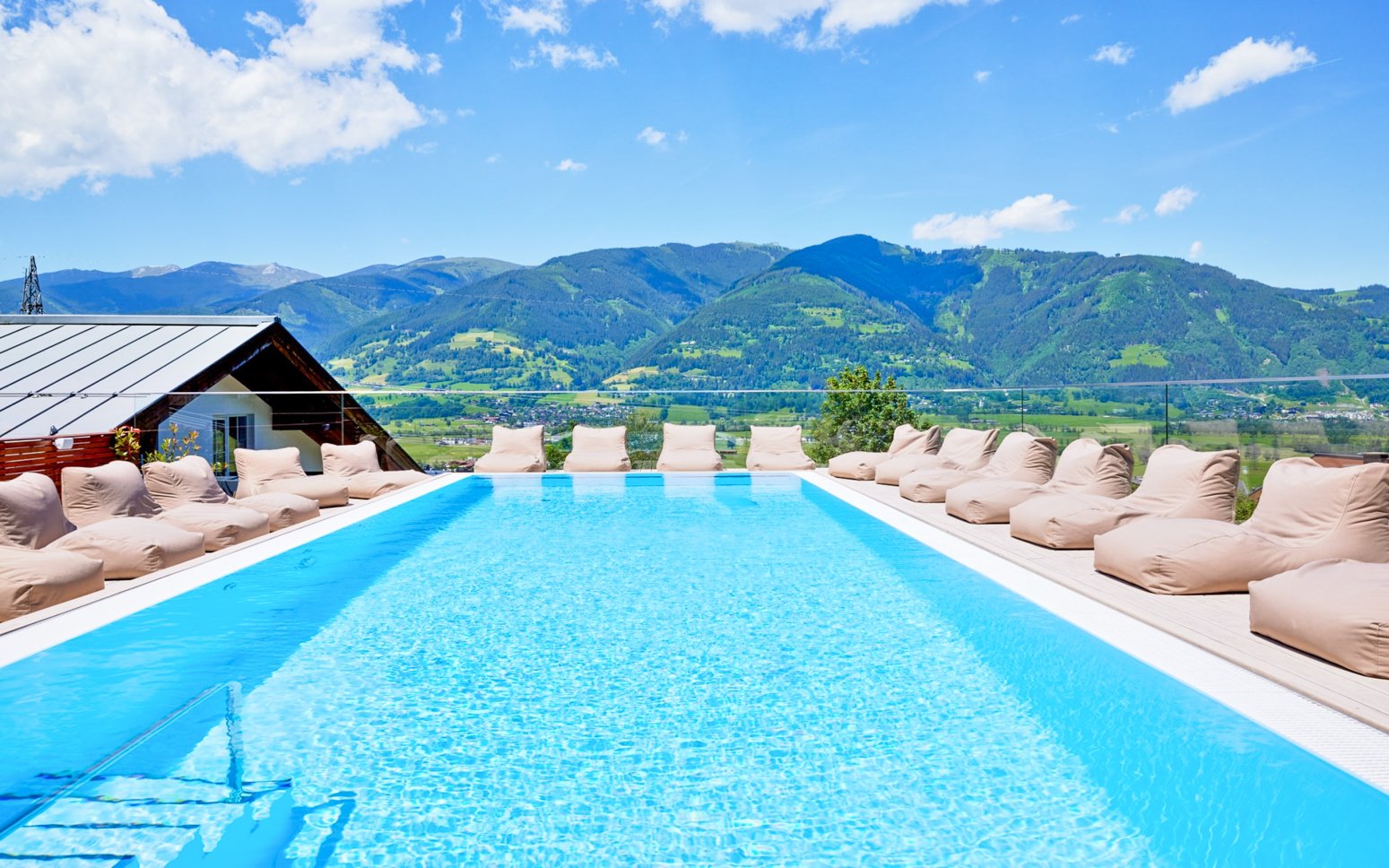 Taury Wysokie w Hotelu ever.grün KAPRUN **** z obiadokolacją, basenem na dachu, wellness i karty zniżkowe
Taury Wysokie w Hotelu ever.grün KAPRUN **** z obiadokolacją, basenem na dachu, wellness i karty zniżkowe