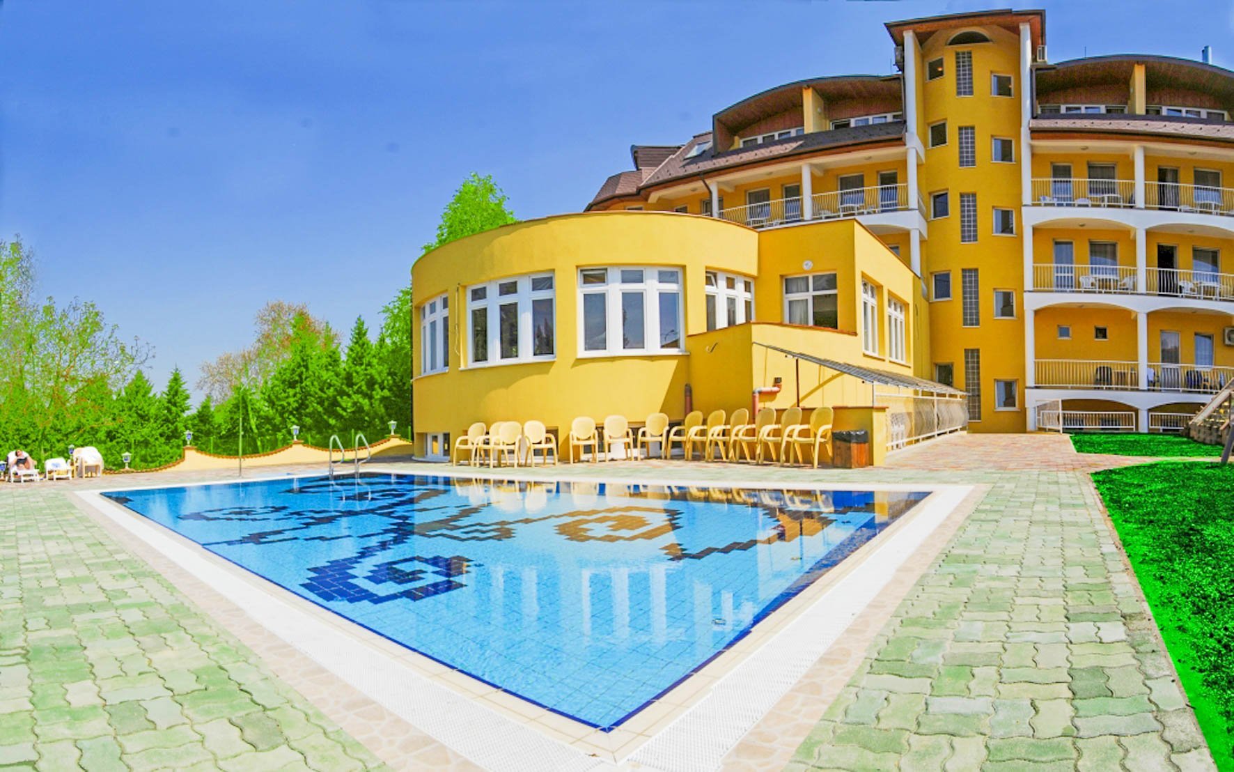 Zalakaros blisko łaźni: Hotel Venus ***+ z obiadokolacją i wstępem do wellness z basenami i saunami
Zalakaros blisko łaźni: Hotel Venus ***+ z obiadokolacją i wstępem do wellness z basenami i saunami