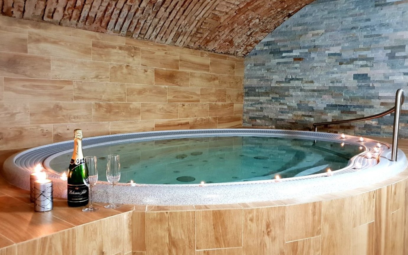 OChK Žďárské vrchy w pobliżu Bajkowej Wioski w Hotelu Sněžné *** z wellness (jacuzzi i 2 sauny), obiadokolacje
OChK Žďárské vrchy w pobliżu Bajkowej Wioski w Hotelu Sněžné *** z wellness (jacuzzi i 2 sauny), obiadokolacje