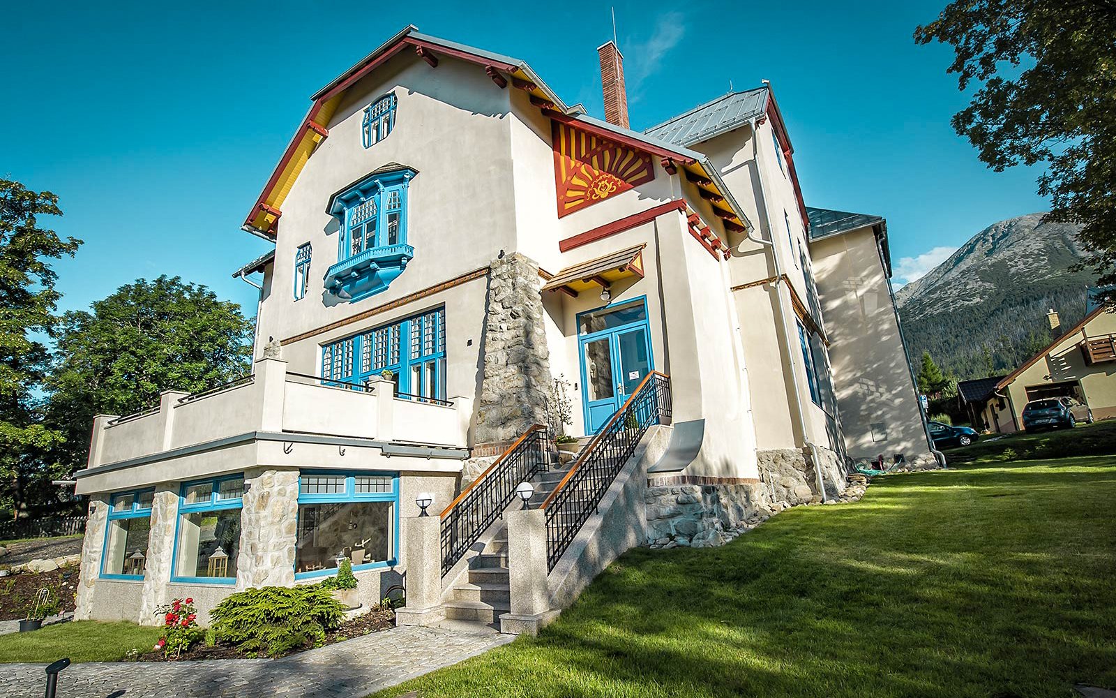 Tatry Wysokie: Villa Lavína ze śniadaniem w formie bufetu, wellness z saunami i jacuzzi z widokiem na góry
Tatry Wysokie: Villa Lavína ze śniadaniem w formie bufetu, wellness z saunami i jacuzzi z widokiem na góry