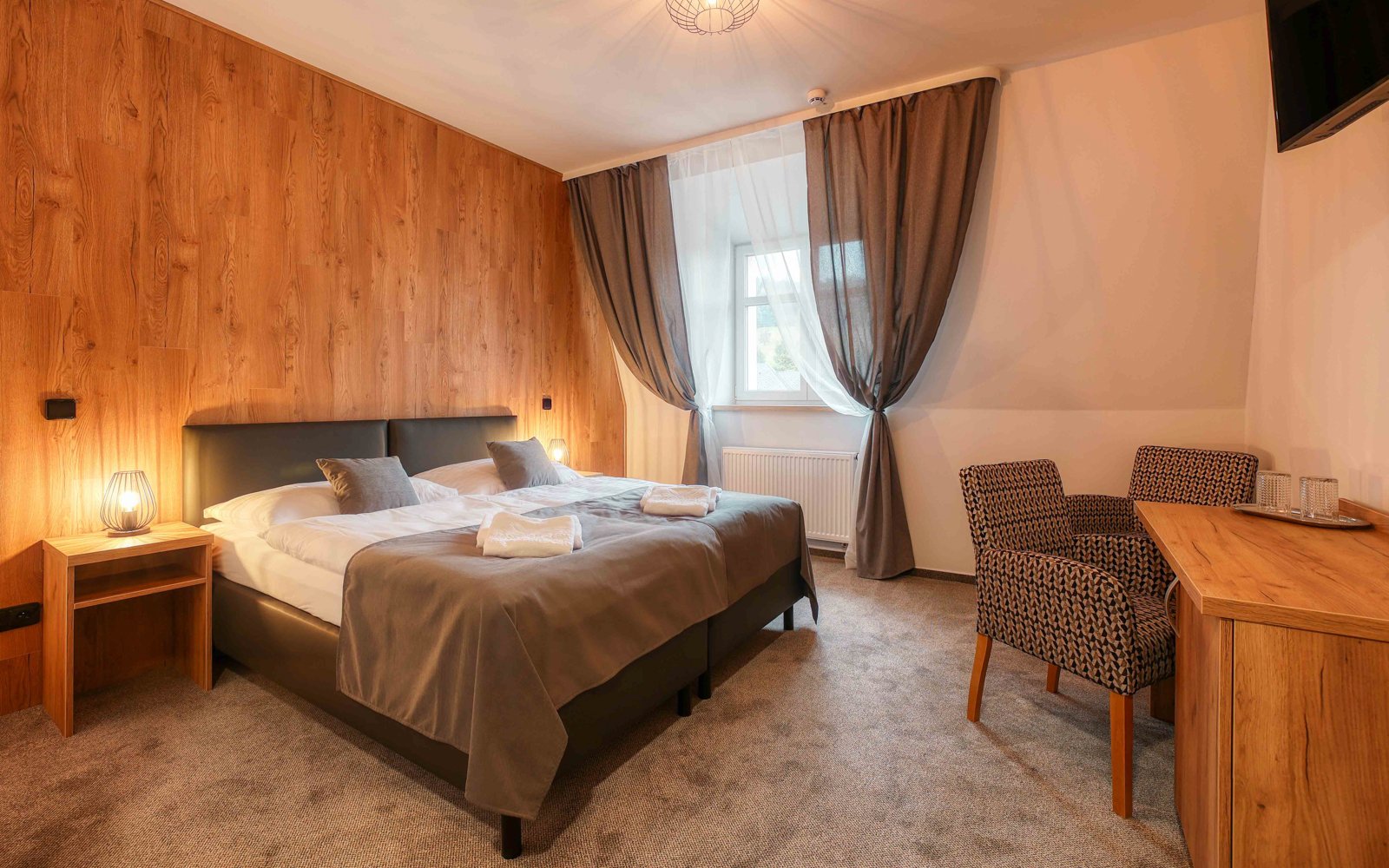Jeseníky w Hotelu Lípa **** ze śniadaniem lub obiadokolacją i centrum wellness z jacuzzi, saunami i kominkiem
Jeseníky w Hotelu Lípa **** ze śniadaniem lub obiadokolacją i centrum wellness z jacuzzi, saunami i kominkiem