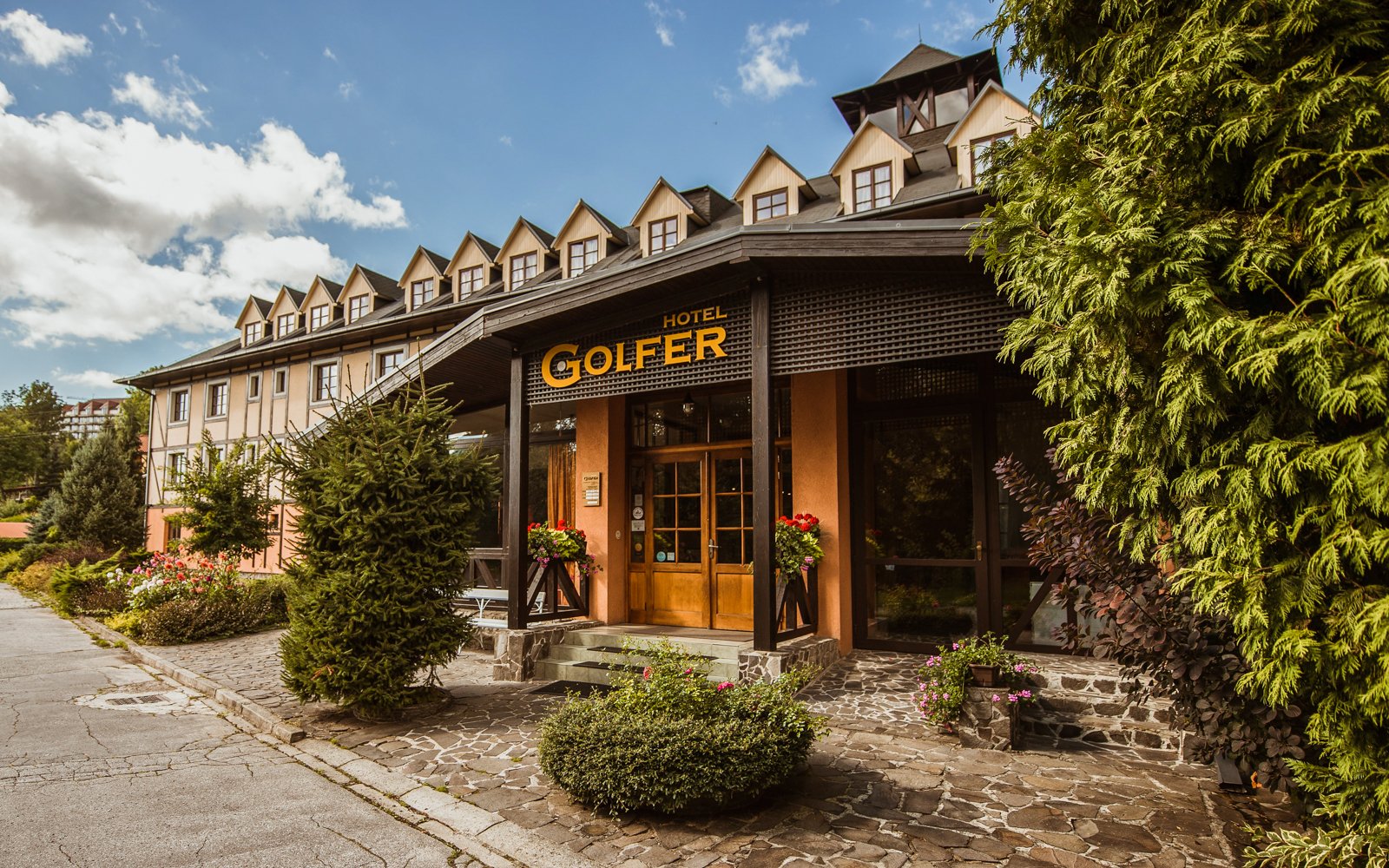 Pobyt na Zamku w Kremnicy: Hotel Golfer *** z obiadokolacją, basenem, saunami i zajęciami dla dzieci
Pobyt na Zamku w Kremnicy: Hotel Golfer *** z obiadokolacją, basenem, saunami i zajęciami dla dzieci
