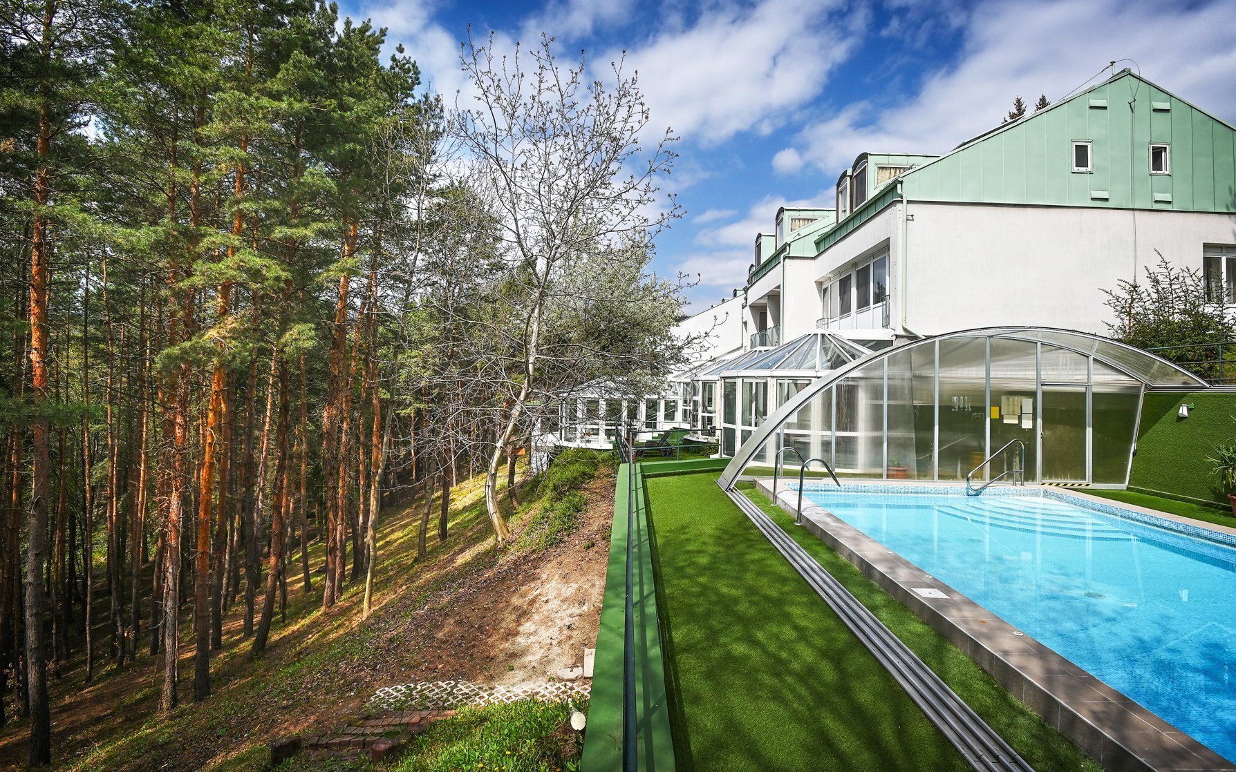 Węgry blisko term: Panorama Hotel Noszvaj *** z wellness z panoramicznym jacuzzi i saunami + obiadokolacje
Węgry blisko term: Panorama Hotel Noszvaj *** z wellness z panoramicznym jacuzzi i saunami + obiadokolacje