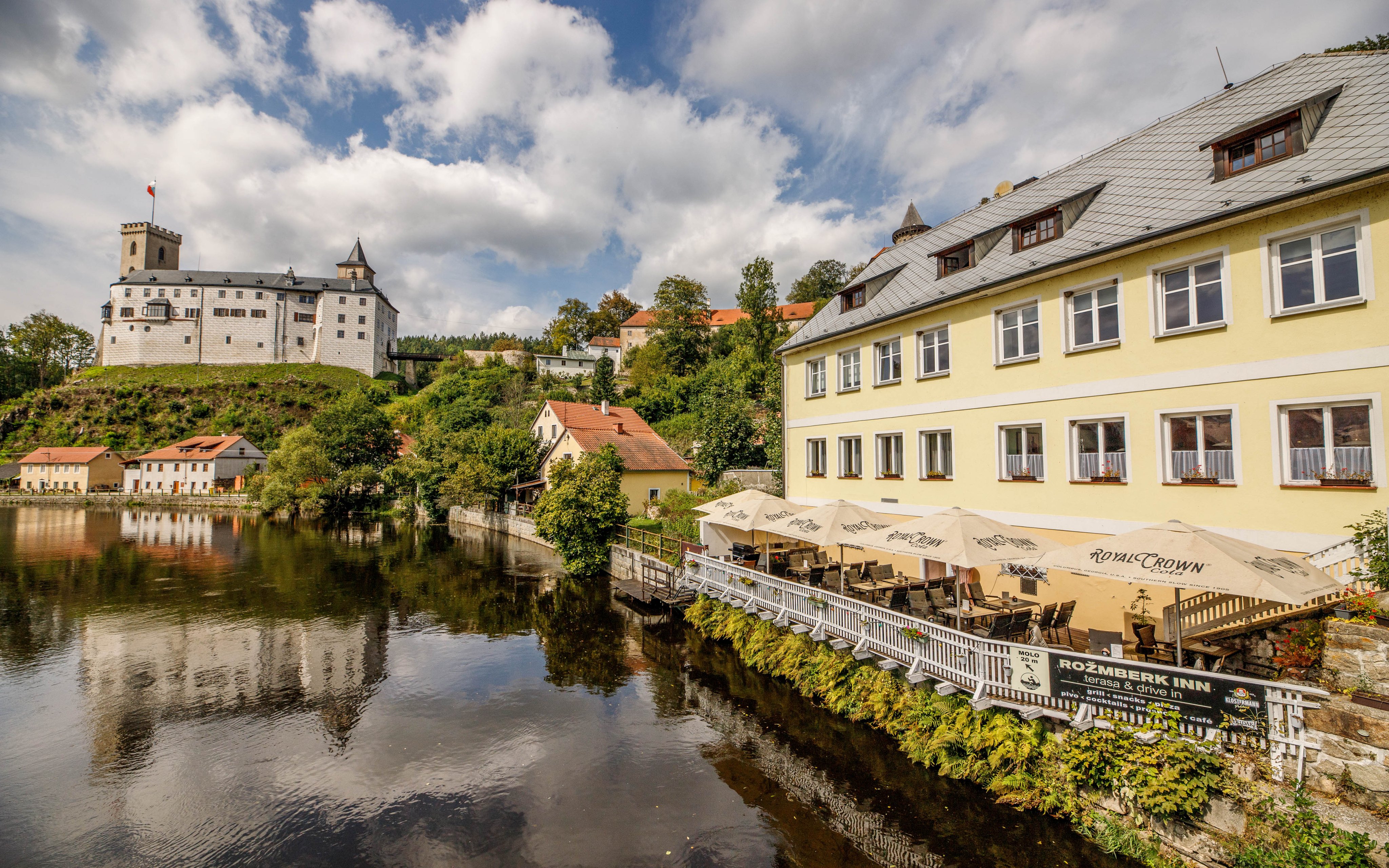 Sumava 1 km od zamku Rožmberk w Pensjonacie Rožmberk Inn ze śniadaniem i butelką wina + dziecko gratis
Sumava 1 km od zamku Rožmberk w Pensjonacie Rožmberk Inn ze śniadaniem i butelką wina + dziecko gratis