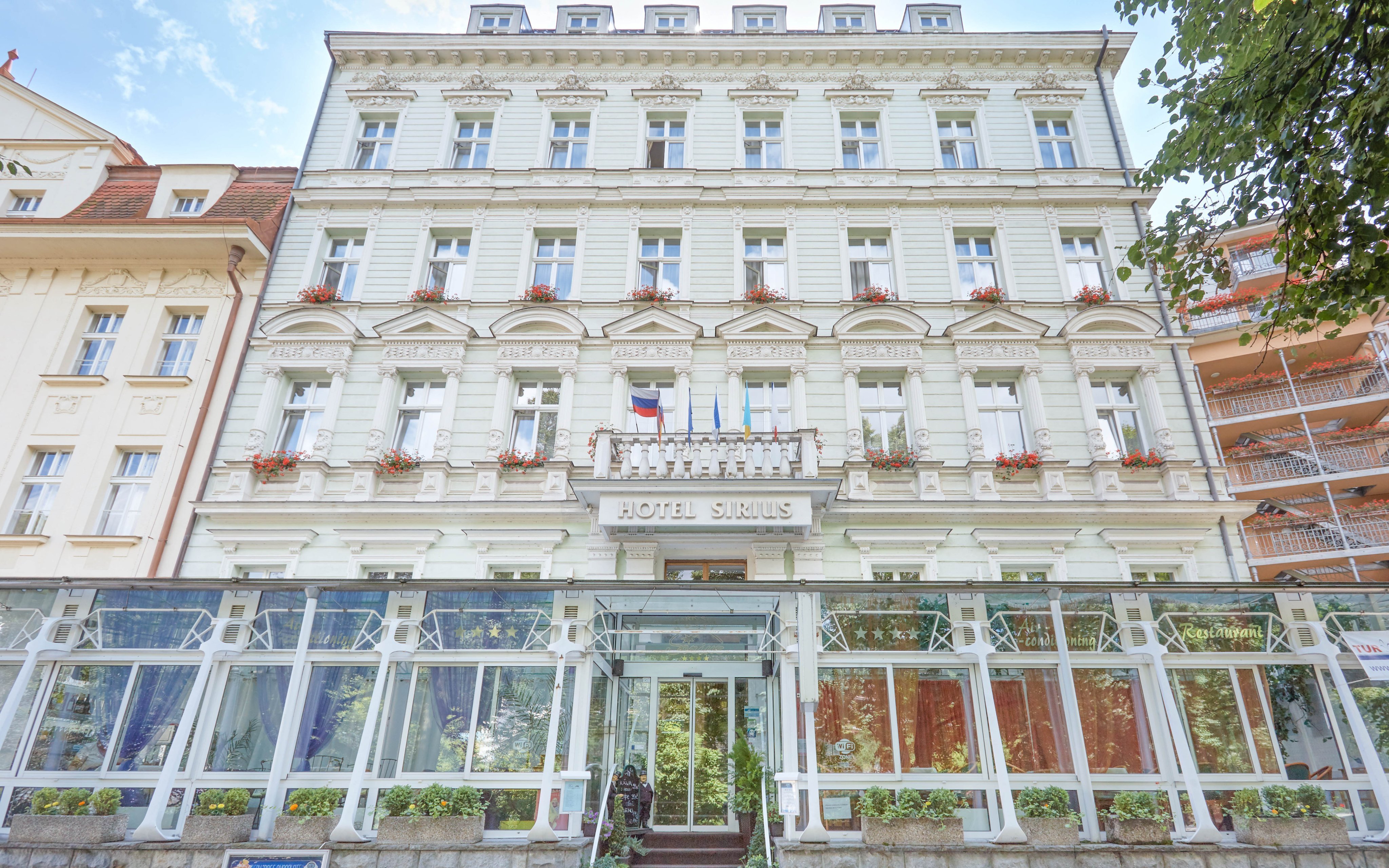 Karlowe Wary w hotelu Park Spa Sirius **** z dostępem do spa Elżbiety i sauny + obiadokolacje i 4 zabiegi
Karlowe Wary w hotelu Park Spa Sirius **** z dostępem do spa Elżbiety i sauny + obiadokolacje i 4 zabiegi