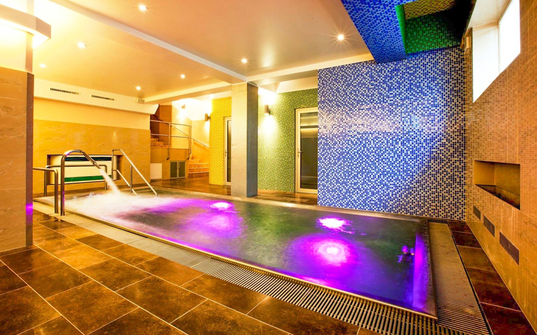 Praga: Pobyt w pobliżu centrum w Hotelu Relax Inn **** z prywatnym basenem i śniadaniem w formie bufetu
Praga: Pobyt w pobliżu centrum w Hotelu Relax Inn **** z prywatnym basenem i śniadaniem w formie bufetu