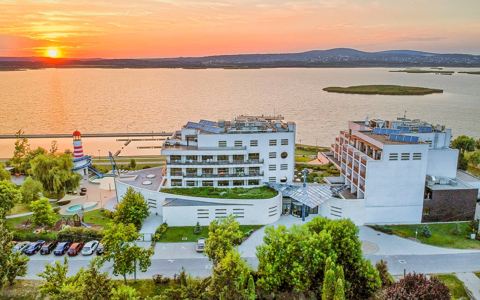 Węgry: Lato nad jeziorem Velence w Vital Hotel Nautis ****+ z dwupoziomowym wellness i obiadokolacją
Węgry: Lato nad jeziorem Velence w Vital Hotel Nautis ****+ z dwupoziomowym wellness i obiadokolacją