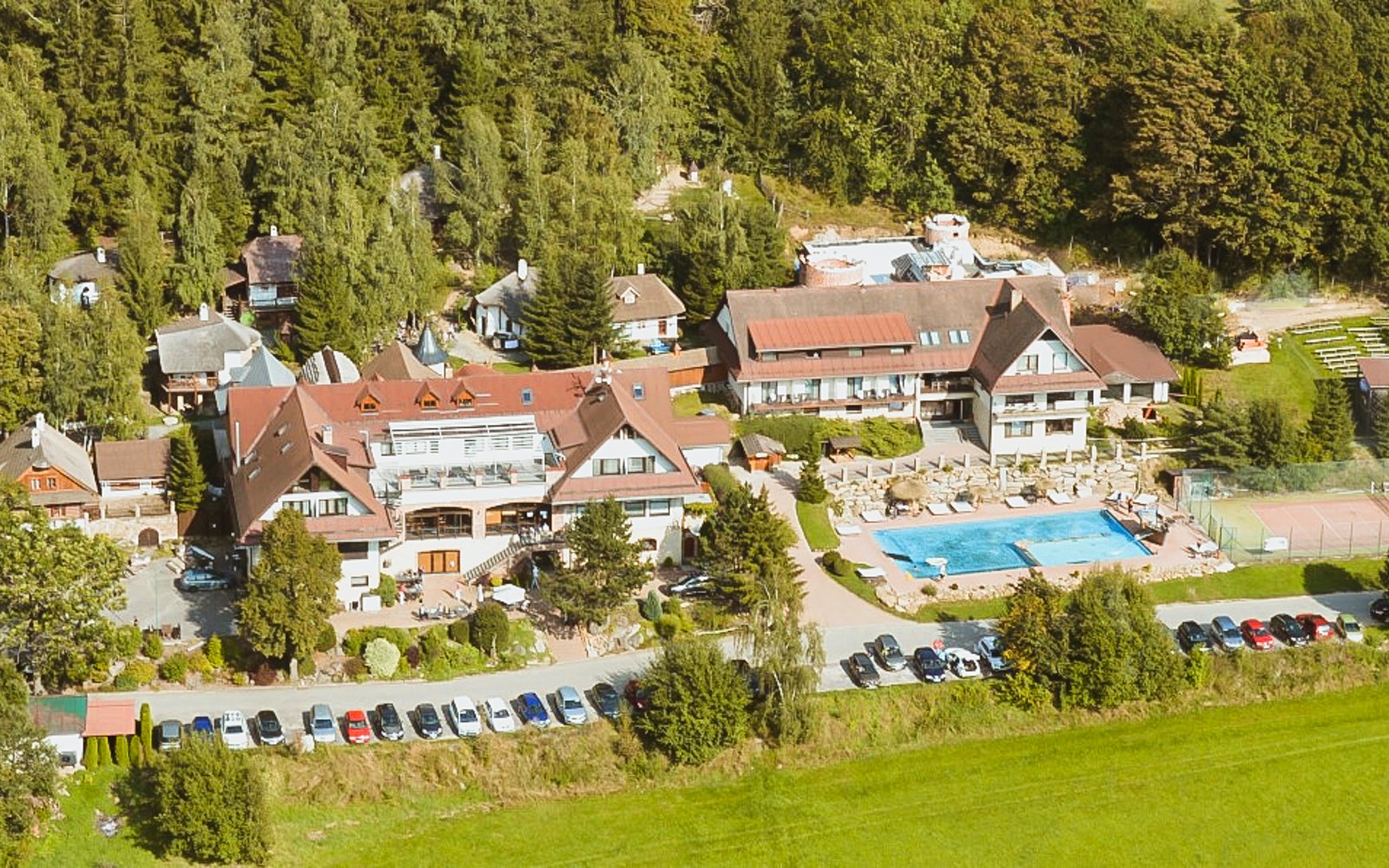 Vysočina: Hotel Podlesí *** w pobliżu Bajkowej Wioski z obiadokolacją, basenem wellness (jacuzzi, sauny)
Vysočina: Hotel Podlesí *** w pobliżu Bajkowej Wioski z obiadokolacją, basenem wellness (jacuzzi, sauny)