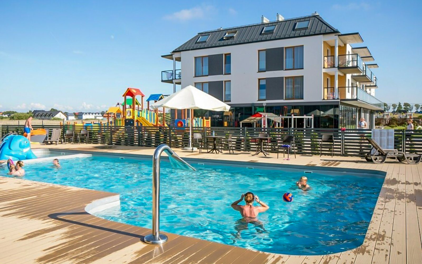 Morze Bałtyckie: Nadmorski kurort zaledwie 700 m od piaszczystej plaży w Blu Apartments z obiadokolacją
Morze Bałtyckie: Nadmorski kurort zaledwie 700 m od piaszczystej plaży w Blu Apartments z obiadokolacją