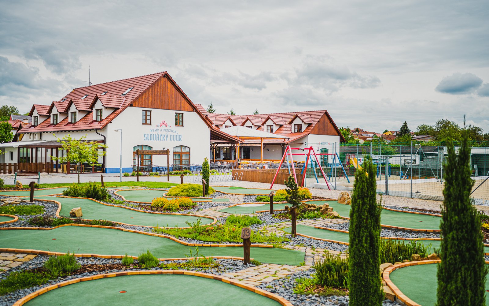 Slovácký dvůr w domkach i Pensjonacie ze śniadaniem/obiadokolacją, basenem i nie tylko aktywności sportowe
Slovácký dvůr w domkach i Pensjonacie ze śniadaniem/obiadokolacją, basenem i nie tylko aktywności sportowe