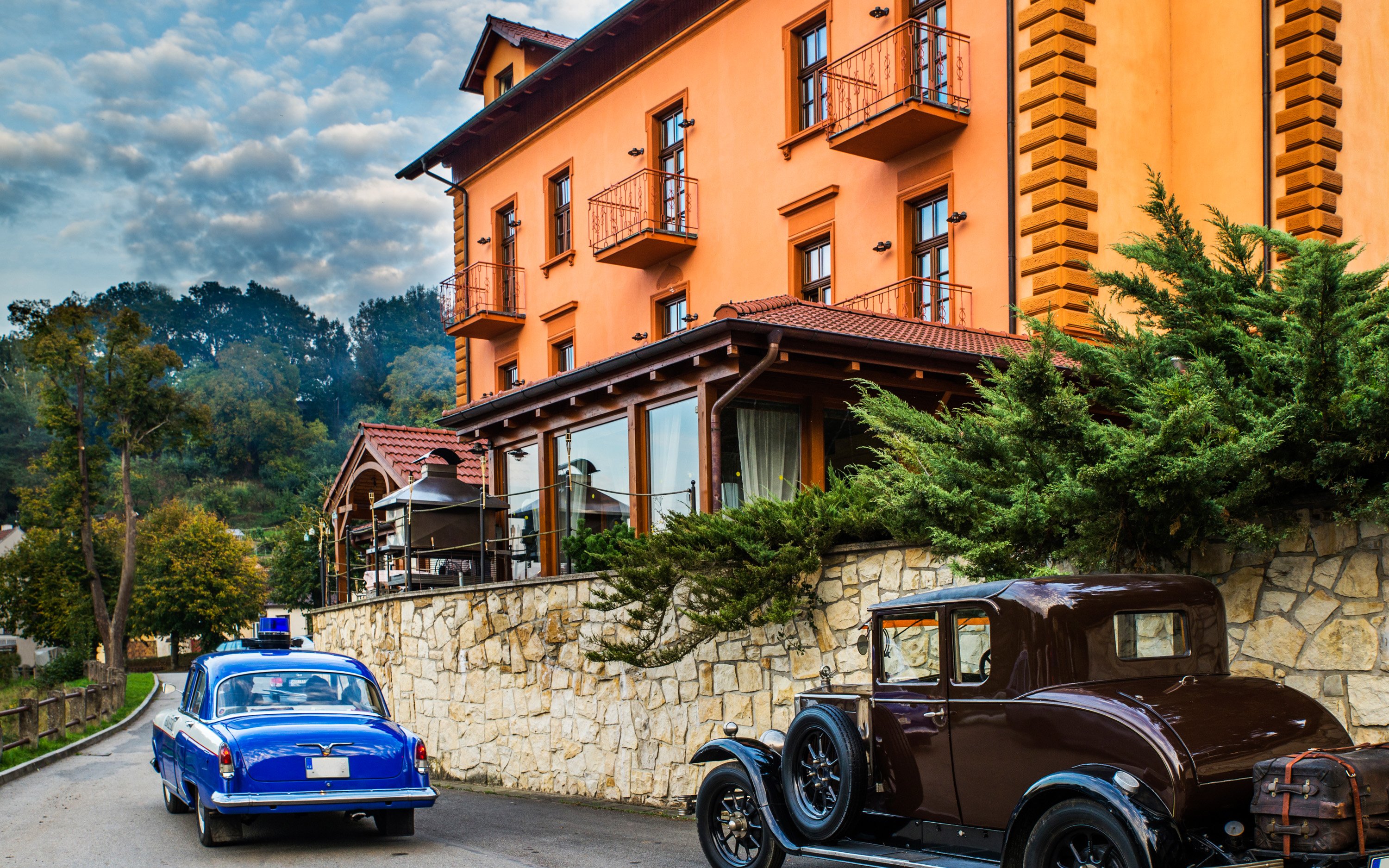 Południowe Czechy: Tábor w Hotelu Romantik Eleonora *** z obiadokolacją, kąpielą konopną Carun lub winem
Południowe Czechy: Tábor w Hotelu Romantik Eleonora *** z obiadokolacją, kąpielą konopną Carun lub winem