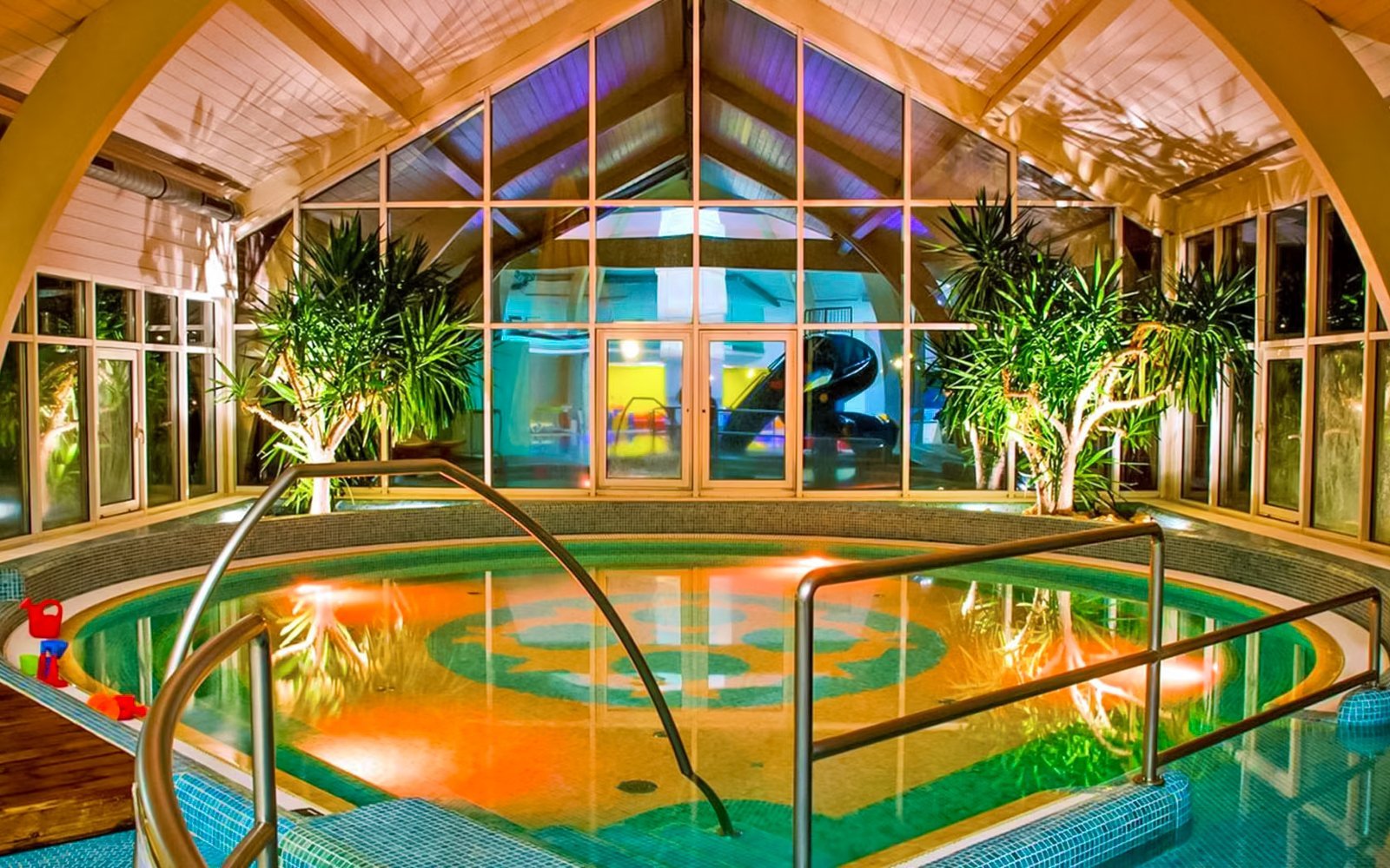 Hévíz i Balaton: Kolping Hotel Spa & Family Resort **** z obiadokolacją, rodzinnym spa i zajęciami dla dzieci
Hévíz i Balaton: Kolping Hotel Spa & Family Resort **** z obiadokolacją, rodzinnym spa i zajęciami dla dzieci