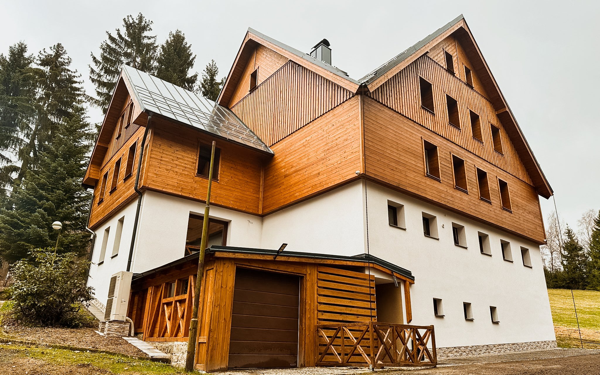 Góry Izerskie koło Jablonca nad Nysą: Apartamenty Vesna ze śniadaniem i prywatną sauną lub jacuzzi
Góry Izerskie koło Jablonca nad Nysą: Apartamenty Vesna ze śniadaniem i prywatną sauną lub jacuzzi