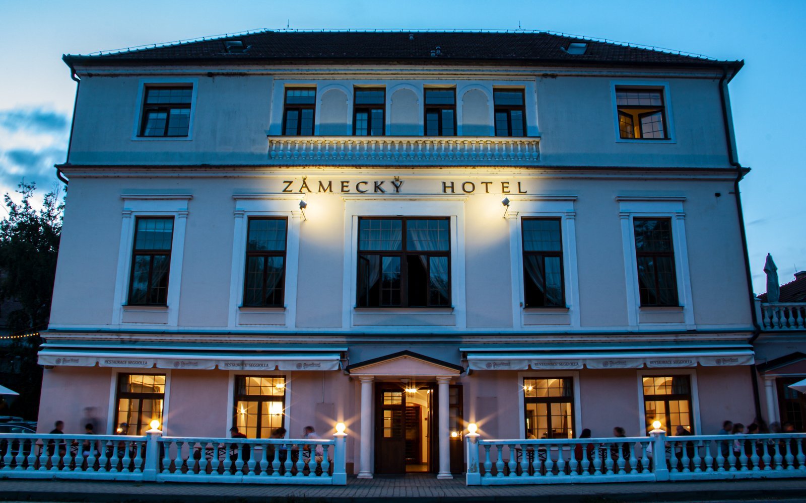 Vranov nad Dyjí 1 km od zamku: Wakacje w Grandhotel Sluchátko *** z obiadokolacją + bezpłatny parking
Vranov nad Dyjí 1 km od zamku: Wakacje w Grandhotel Sluchátko *** z obiadokolacją + bezpłatny parking