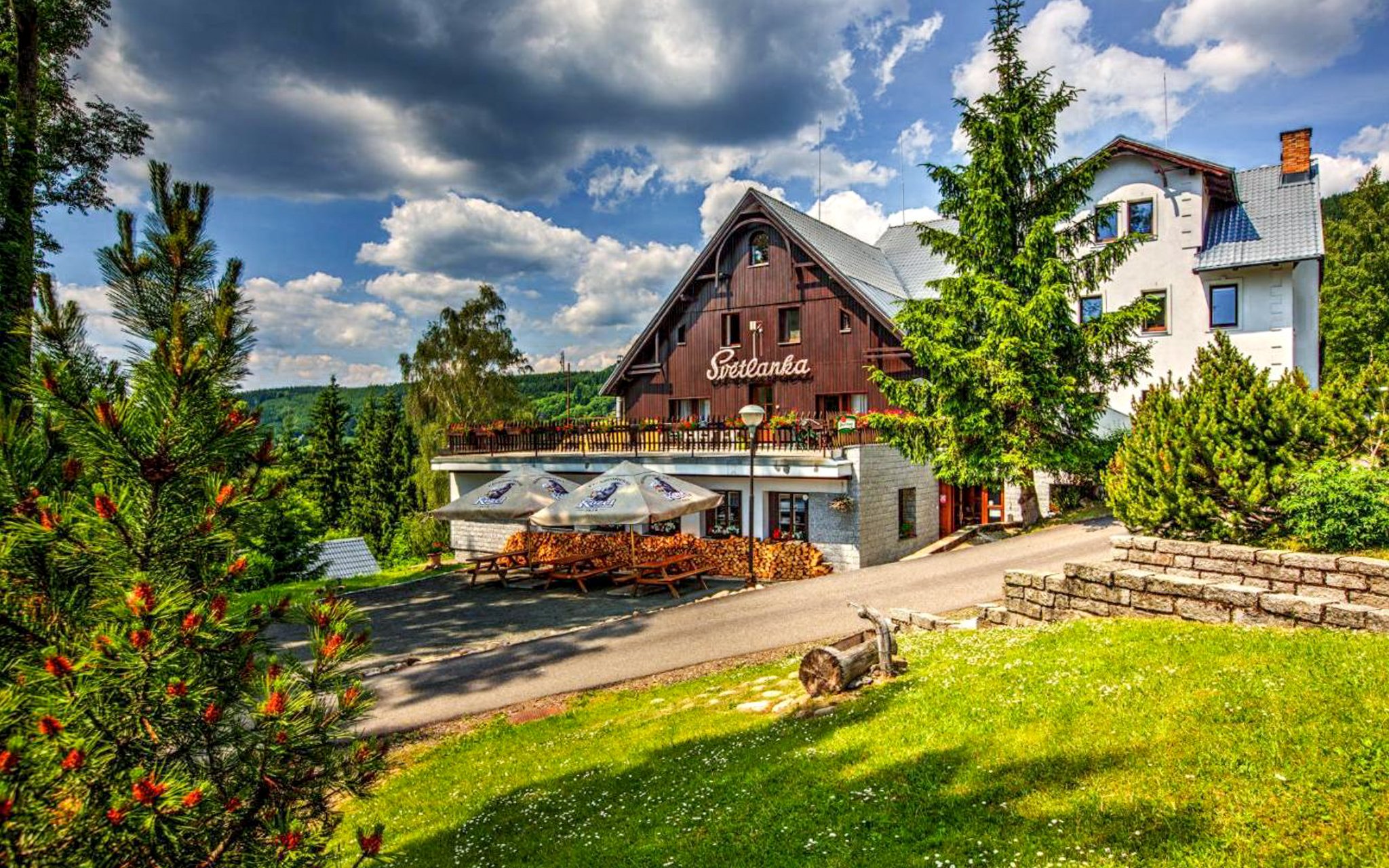 Karkonosze: Rokytnice nad Jizerou w Chacie Světlanka z obiadokolacją i atrakcjami (rzutki, plac zabaw...)
Karkonosze: Rokytnice nad Jizerou w Chacie Světlanka z obiadokolacją i atrakcjami (rzutki, plac zabaw...)