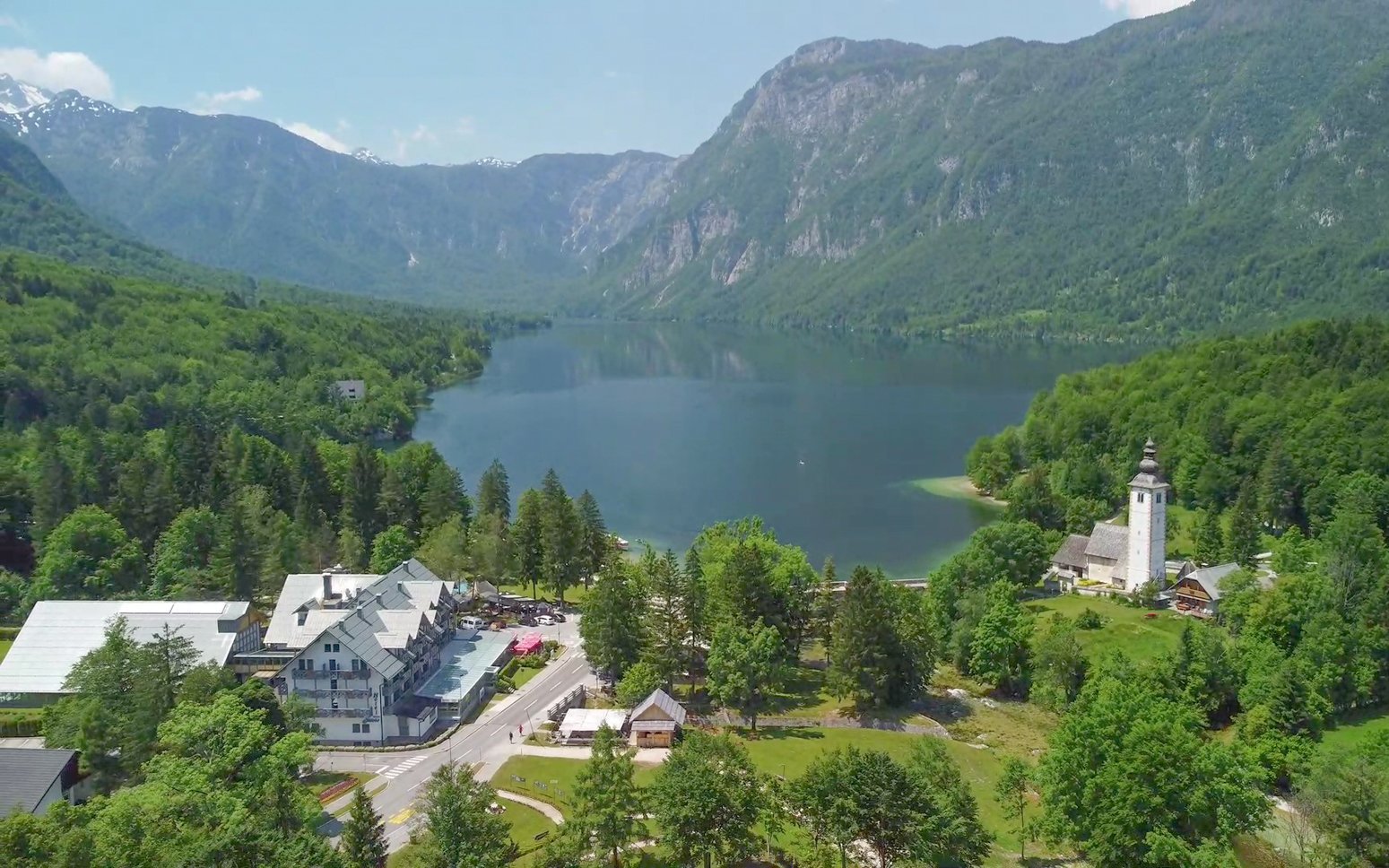 Słowenia 100 m od jeziora Bohinj: Hotel Jezero **** ze śniadaniem/obiadokolacjąi obiadokolacją + basen i sauny
Słowenia 100 m od jeziora Bohinj: Hotel Jezero **** ze śniadaniem/obiadokolacjąi obiadokolacją + basen i sauny