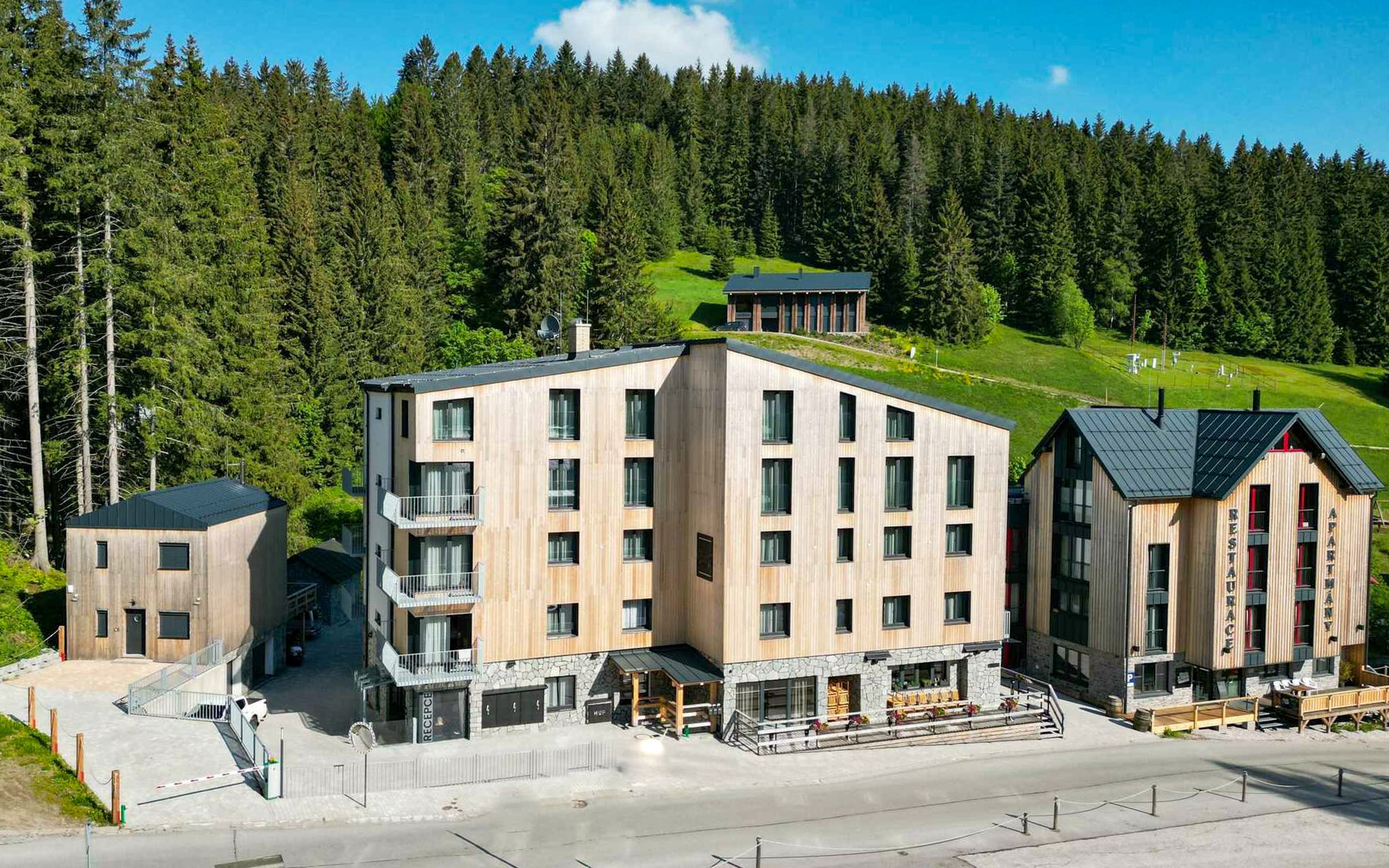 Karkonosze w miejscu wycieczek: Pec pod Śnieżką w Hotelu Zelený potok **** ze śniadaniem w formie bufetu
Karkonosze w miejscu wycieczek: Pec pod Śnieżką w Hotelu Zelený potok **** ze śniadaniem w formie bufetu