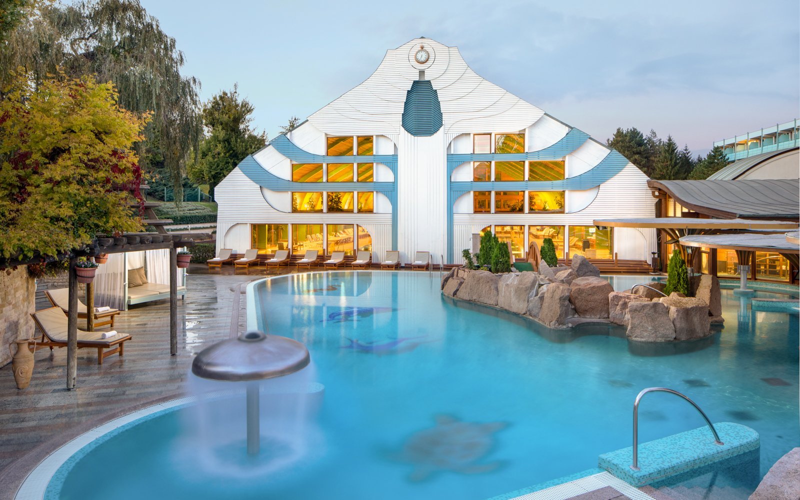 Hévíz: NaturMed Hotel Carbona **** z obiadokolacją/pełnym wyżywieniem i termalnym wellness + masaż i drink
Hévíz: NaturMed Hotel Carbona **** z obiadokolacją/pełnym wyżywieniem i termalnym wellness + masaż i drink