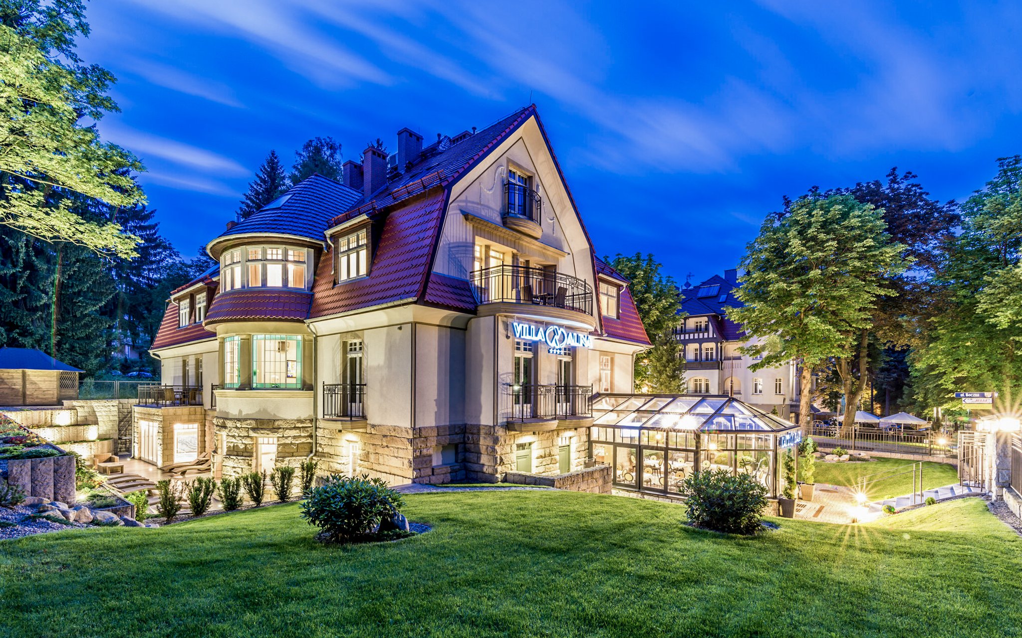 Uzdrowisko Polanica Zdrój: Villa Alina MEDICAL & SPA **** ze śniadaniami i nieograniczonym dostępem do wellnes
Uzdrowisko Polanica Zdrój: Villa Alina MEDICAL & SPA **** ze śniadaniami i nieograniczonym dostępem do wellnes