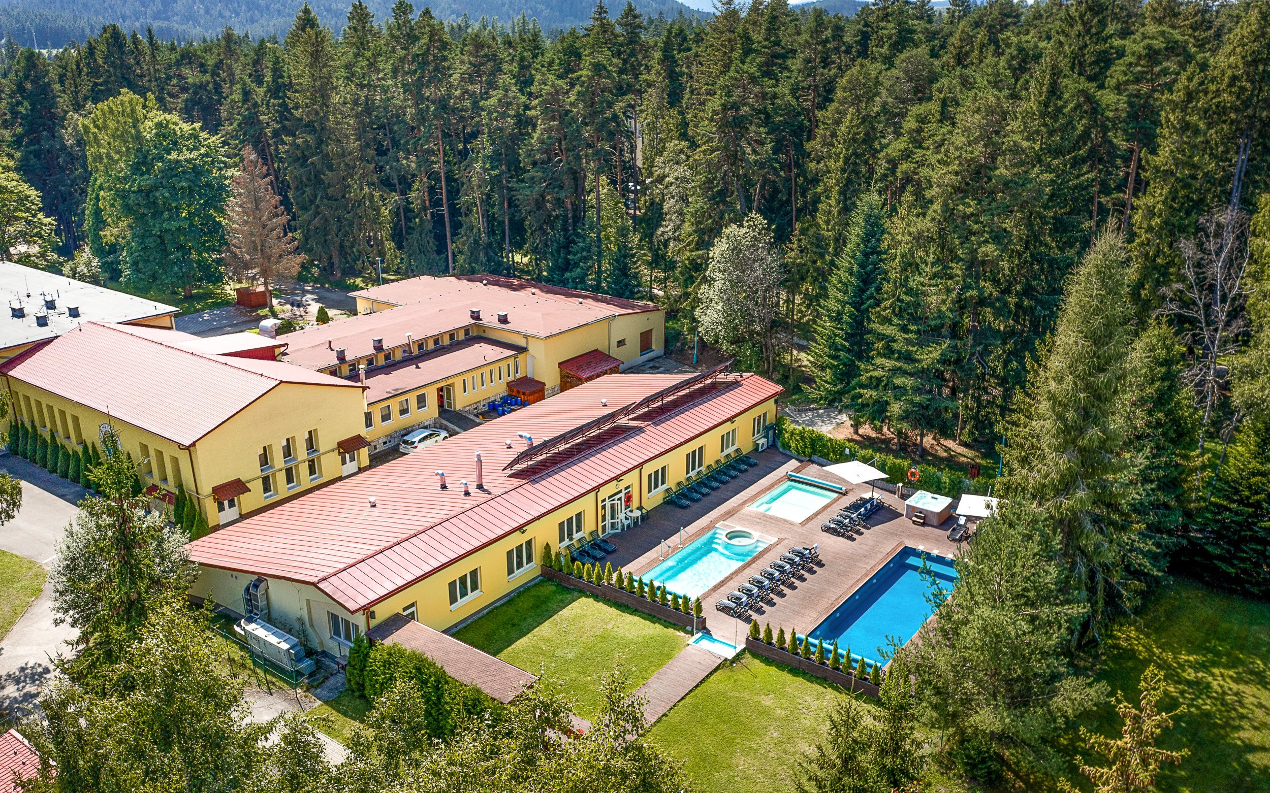 Tatry Wysokie w Family Resort Lučivná z obiadokolacją, odkrytymi basenami, centrum wellness + animacje
Tatry Wysokie w Family Resort Lučivná z obiadokolacją, odkrytymi basenami, centrum wellness + animacje