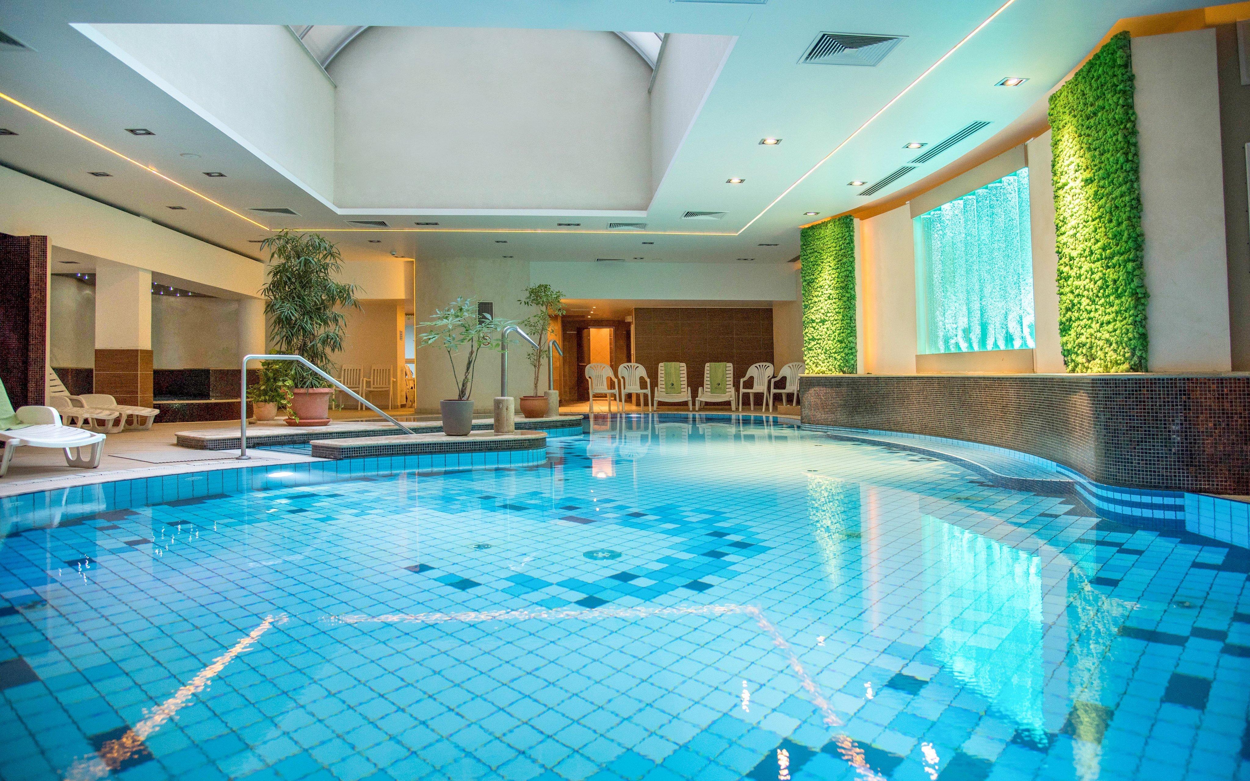 Hévíz w Hotelu Palace **** z obiadokolacją, wellness (basen, 3 sauny) i kąpiele w jeziorze termalnym
Hévíz w Hotelu Palace **** z obiadokolacją, wellness (basen, 3 sauny) i kąpiele w jeziorze termalnym