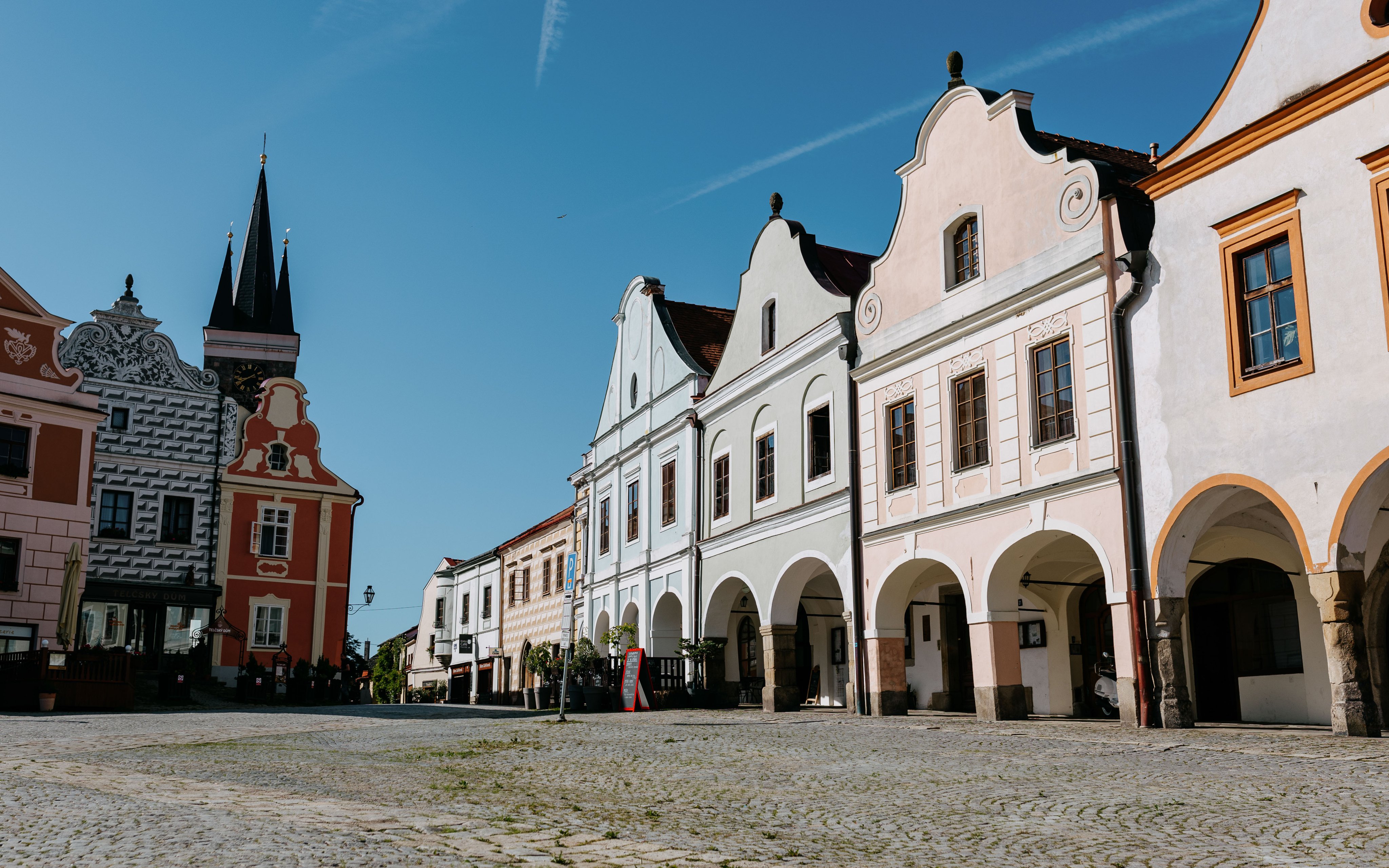 Pobyt tuż obok zabytków UNESCO: Historyczne centrum Telc w romantycznym Pensjonacie nr 20 ze śniadaniem
Pobyt tuż obok zabytków UNESCO: Historyczne centrum Telc w romantycznym Pensjonacie nr 20 ze śniadaniem